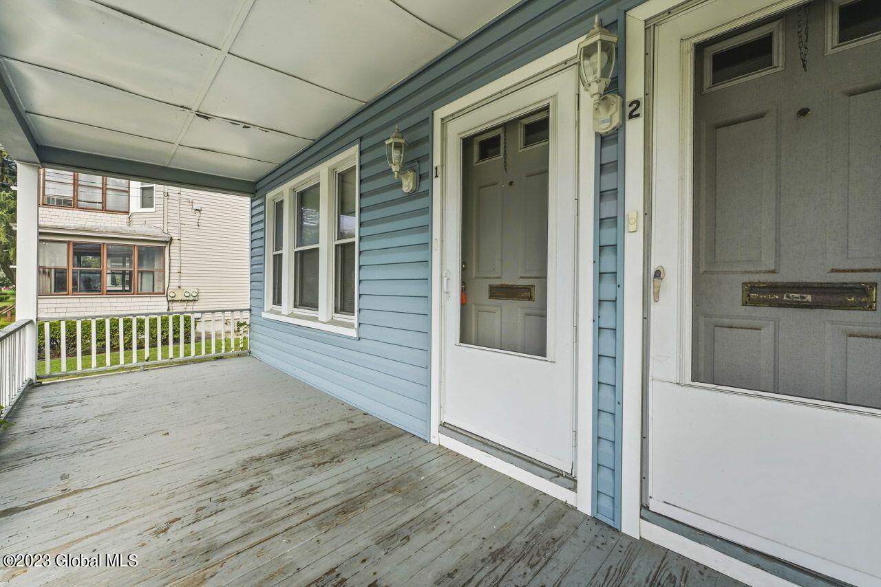 18 Dudley Heights