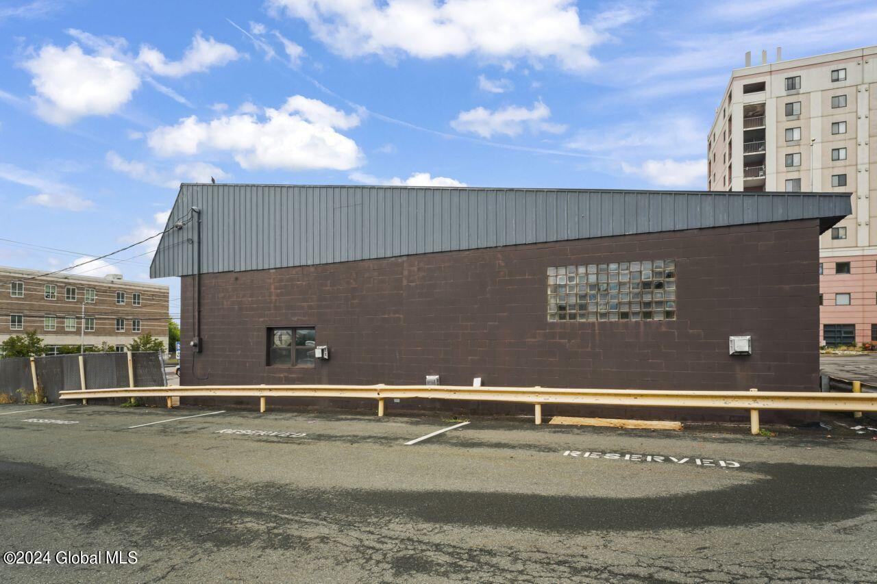 111 Nott Terrace