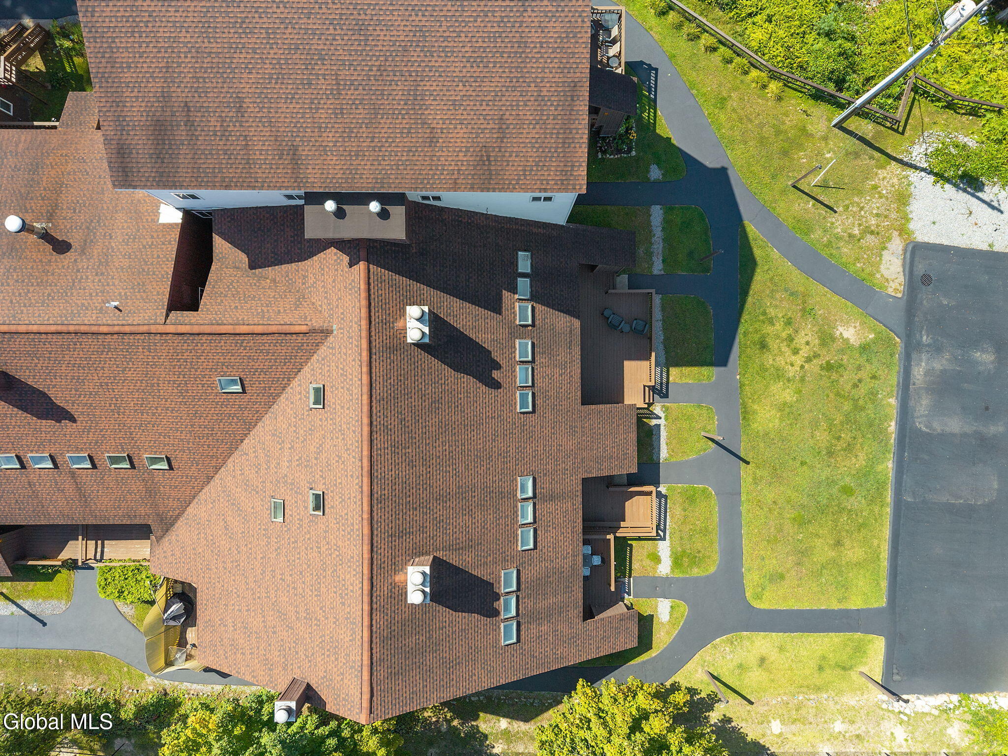 11 N Overlook Lane, L