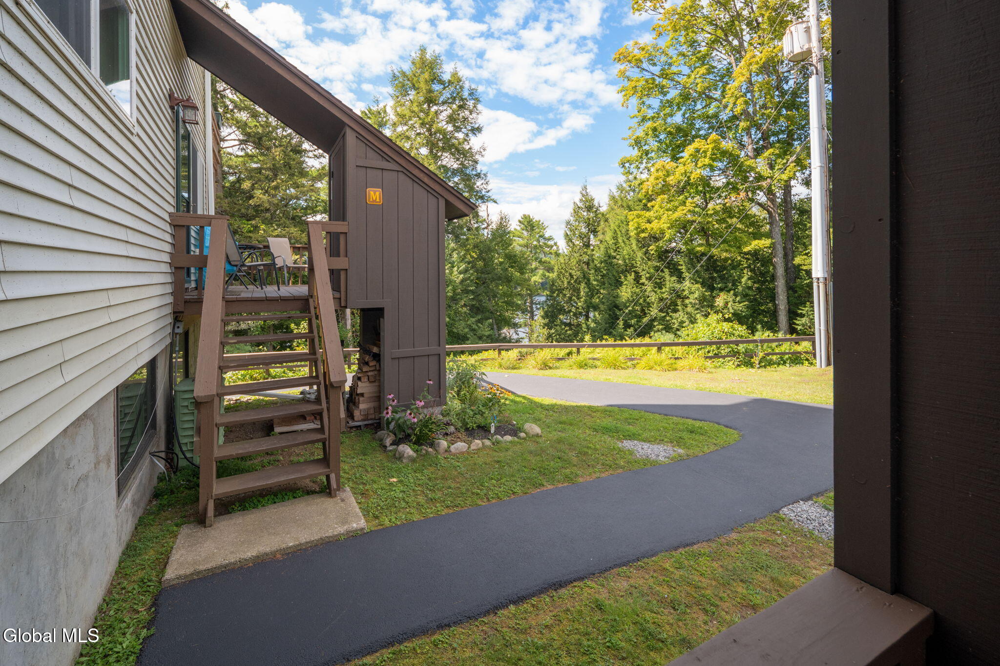 11 N Overlook Lane, L