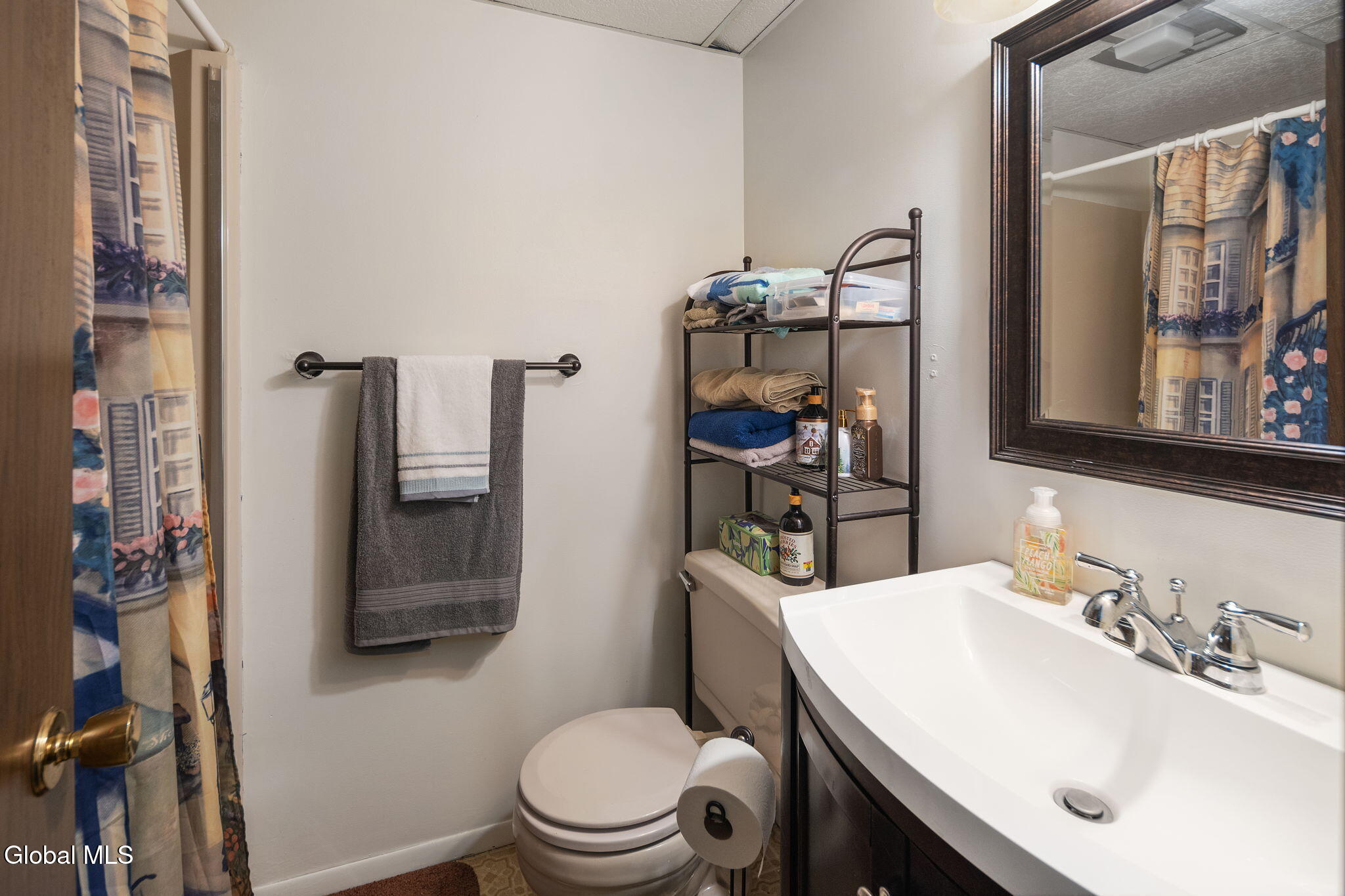 11 N Overlook Lane, L