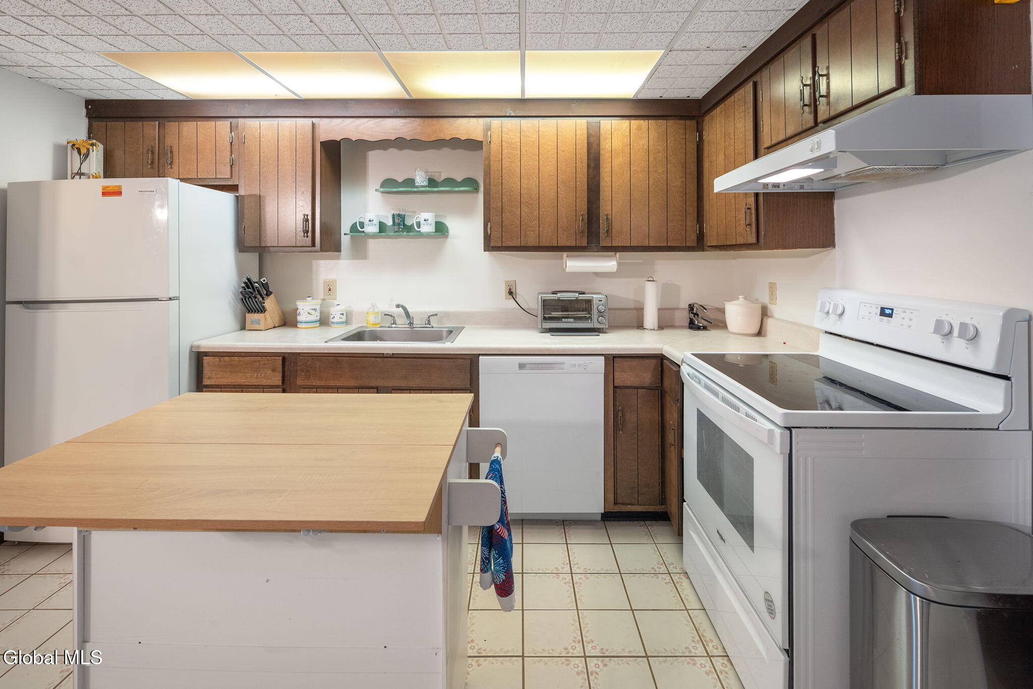 11 N Overlook Lane, L