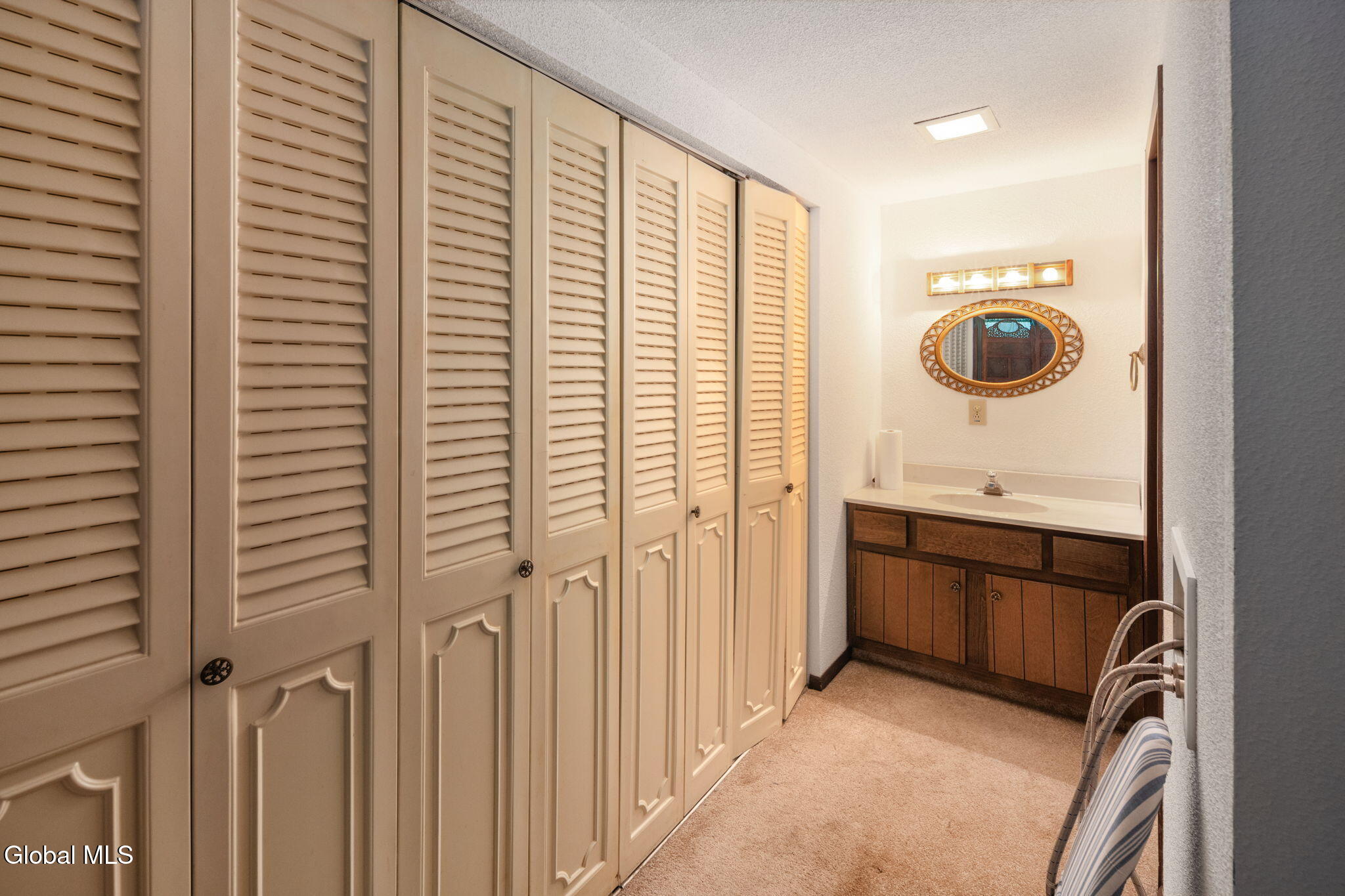 11 N Overlook Lane, L