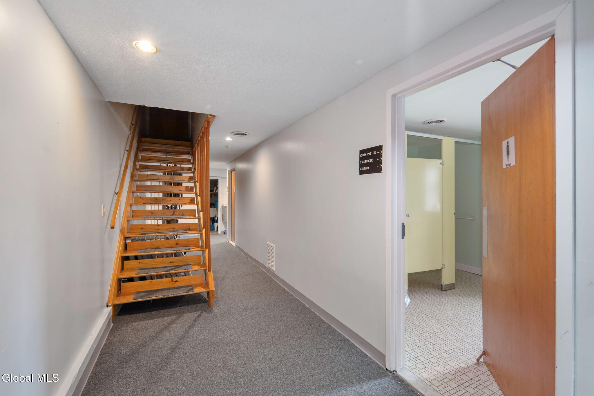 1688 US-9, Castleton-on-Hudson