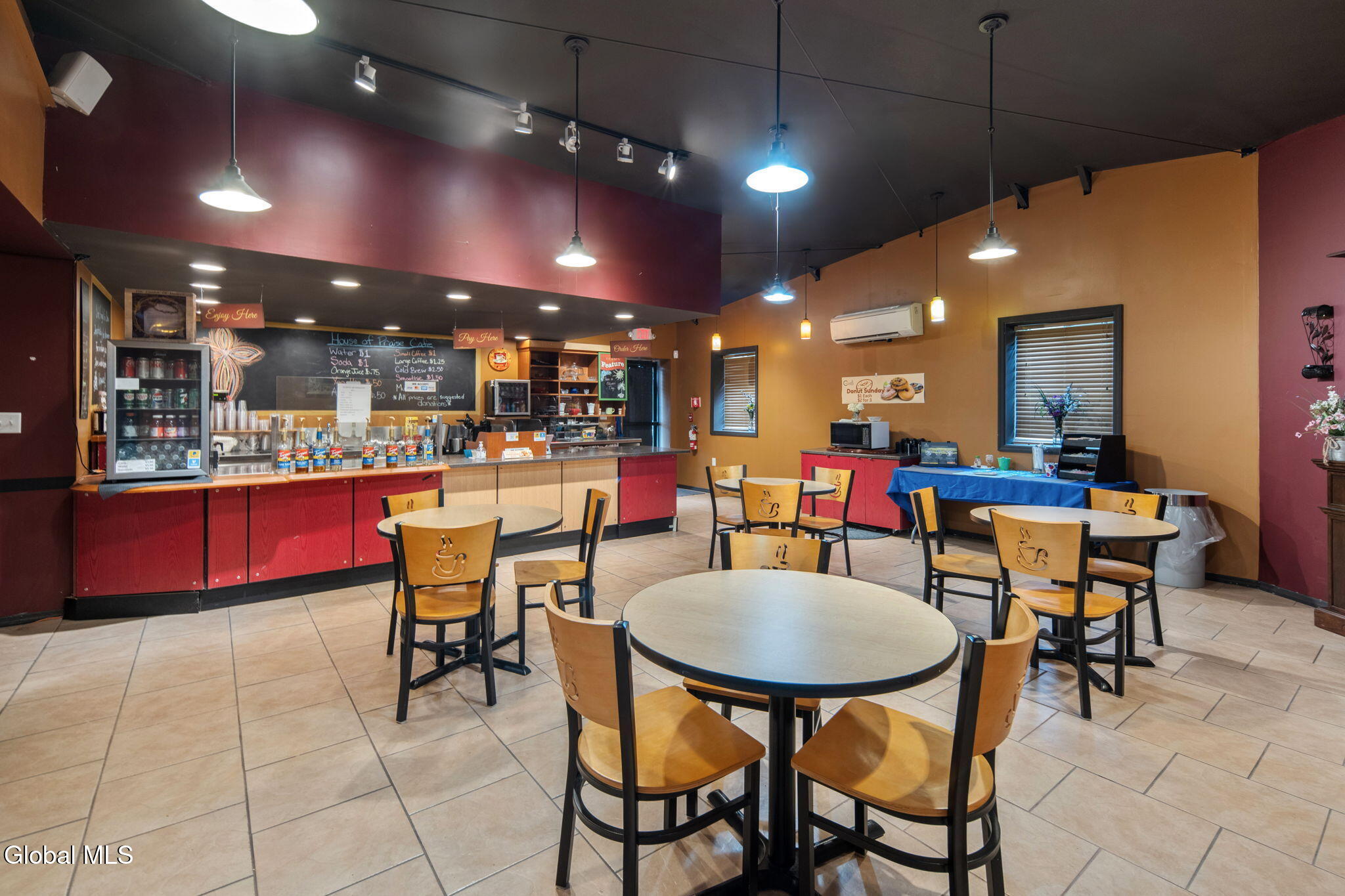 1688 US-9, Castleton-on-Hudson