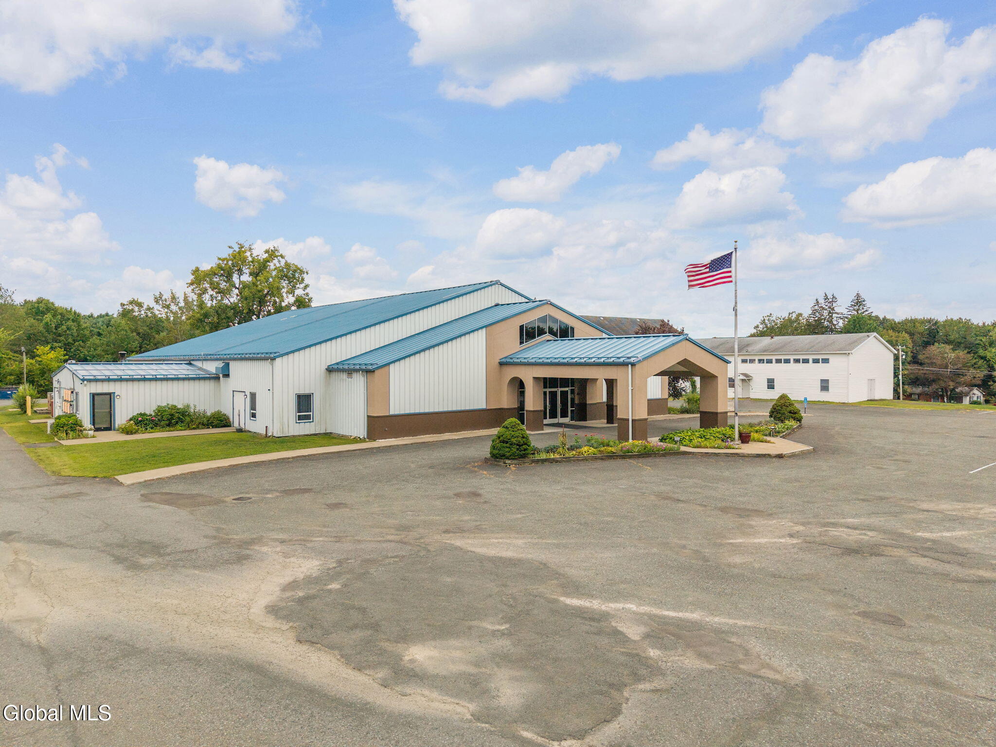 1688 US-9, Castleton-on-Hudson