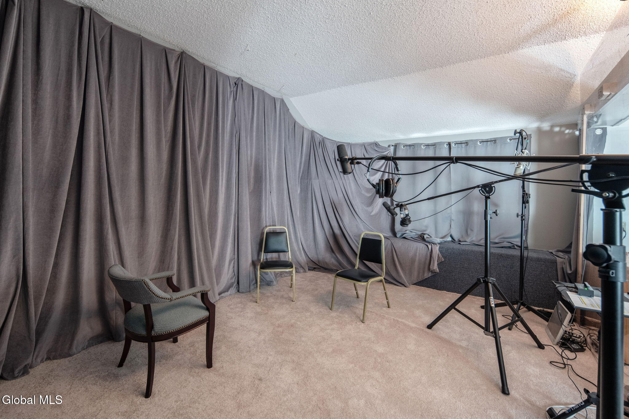 1688 US-9, Castleton-on-Hudson