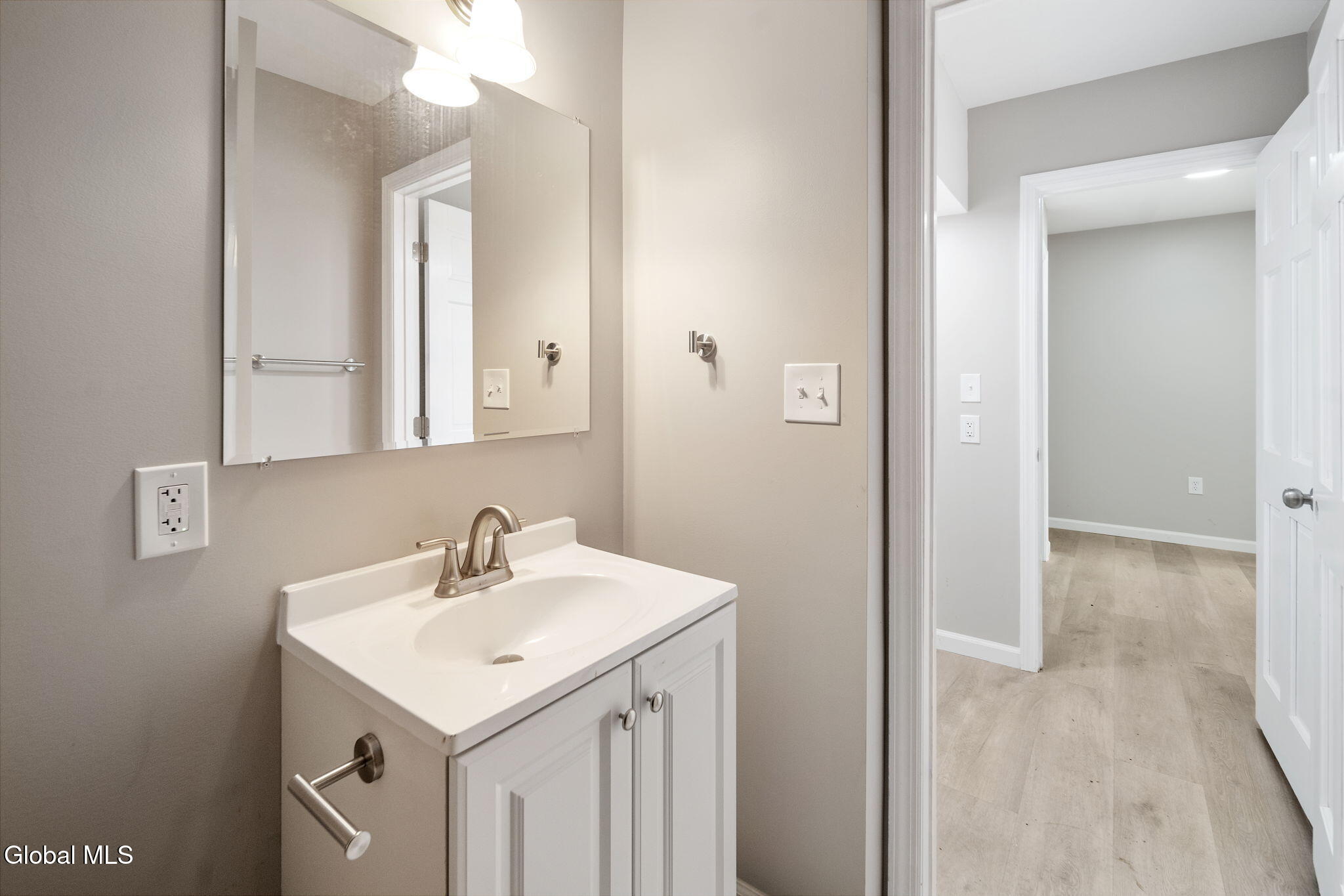 200 Hinrichsen Heights Road