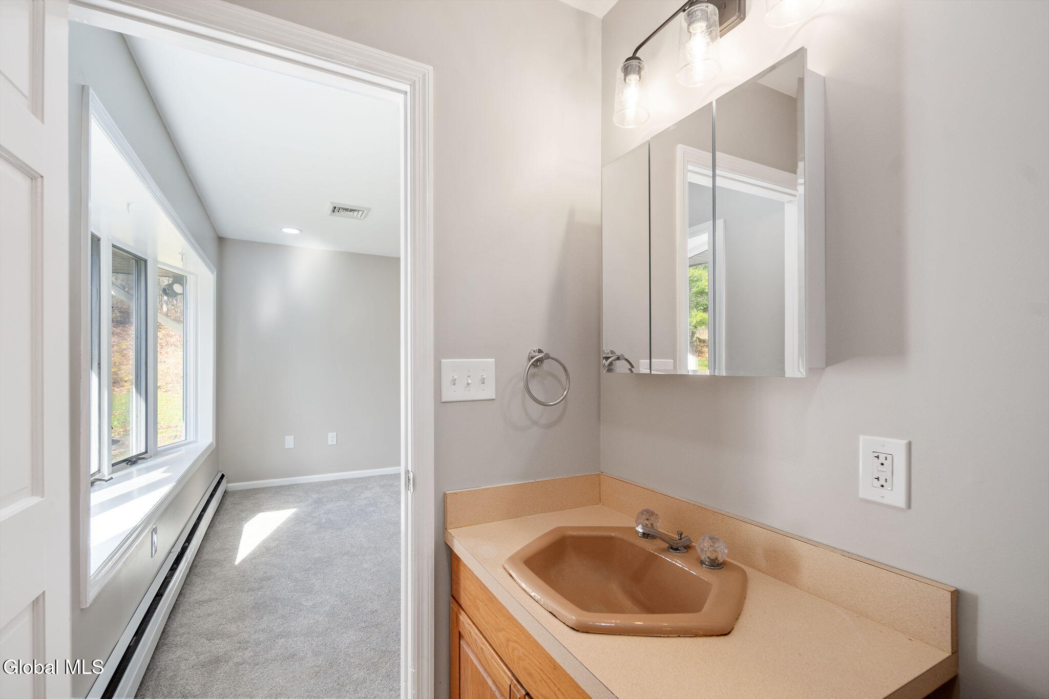 200 Hinrichsen Heights Road