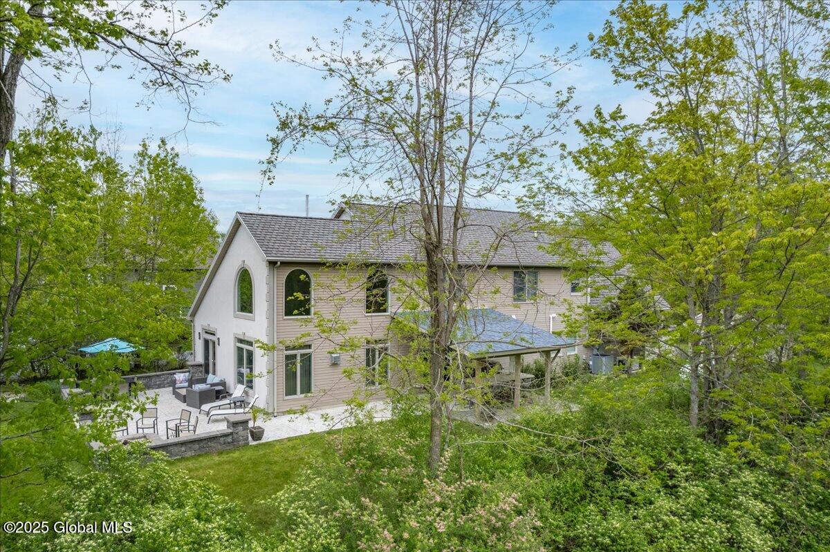 2085 Weast Road
