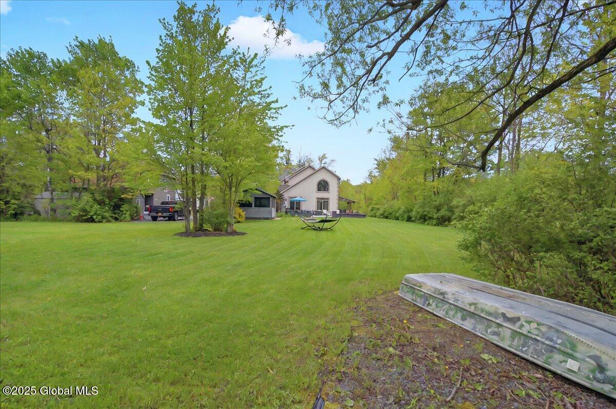 2085 Weast Road