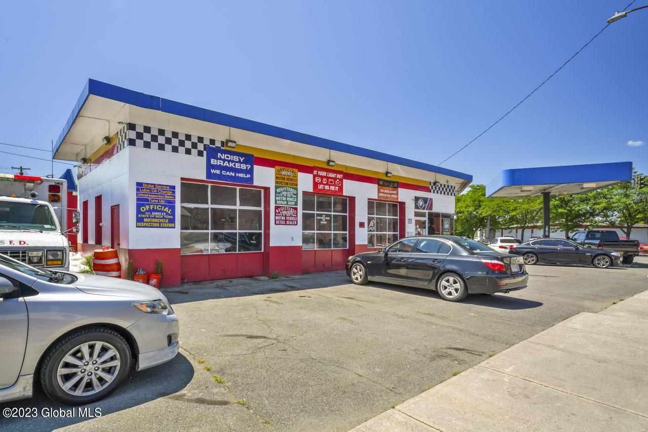 690-696 River Street