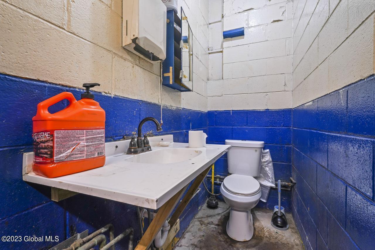 690-696 River Street