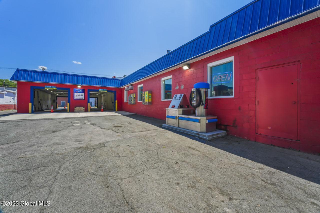 690-696 River Street