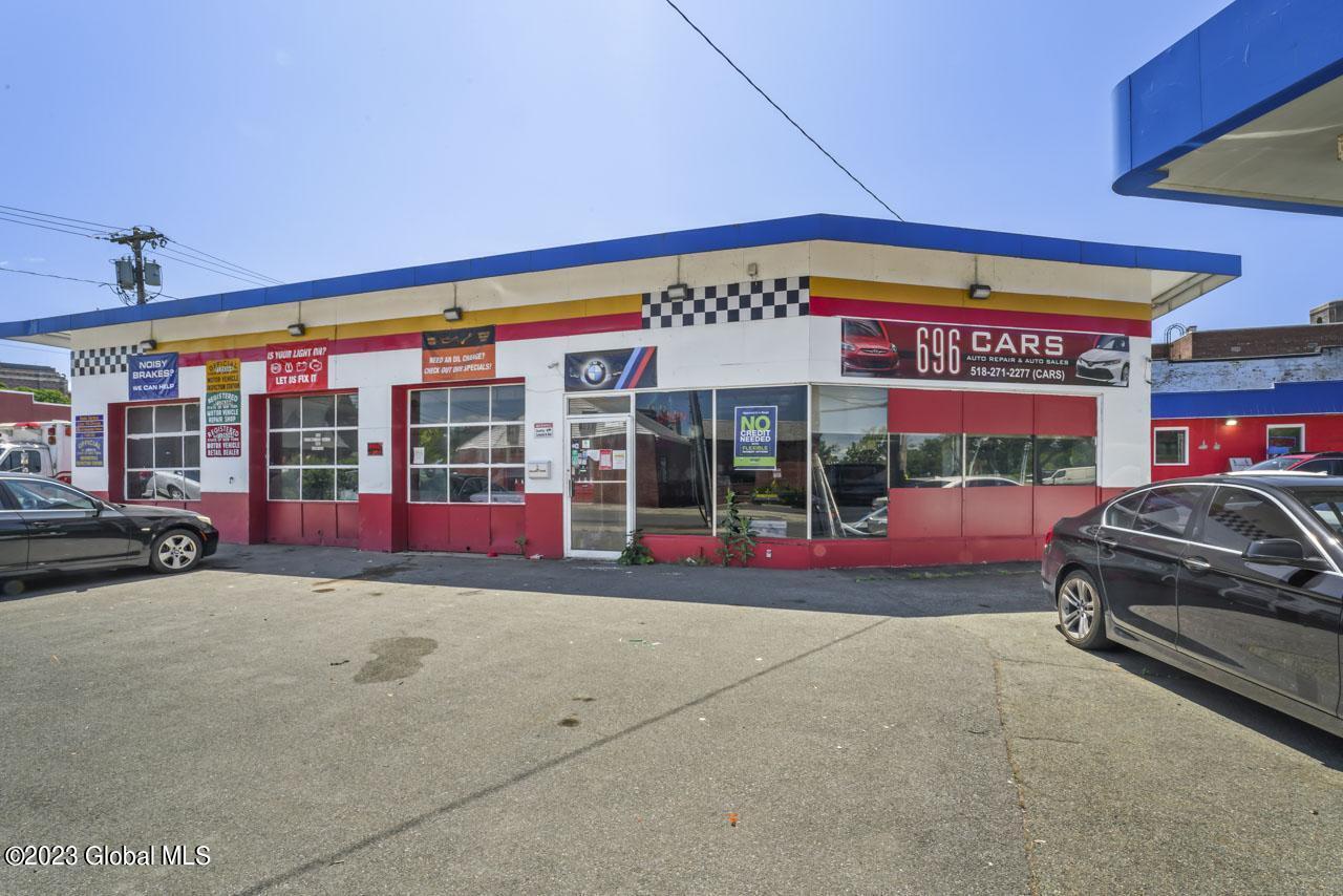 690-696 River Street