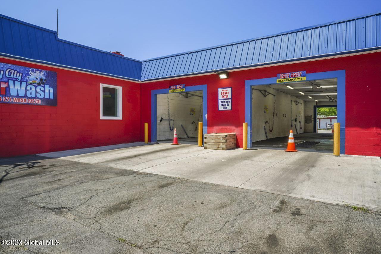 690-696 River Street