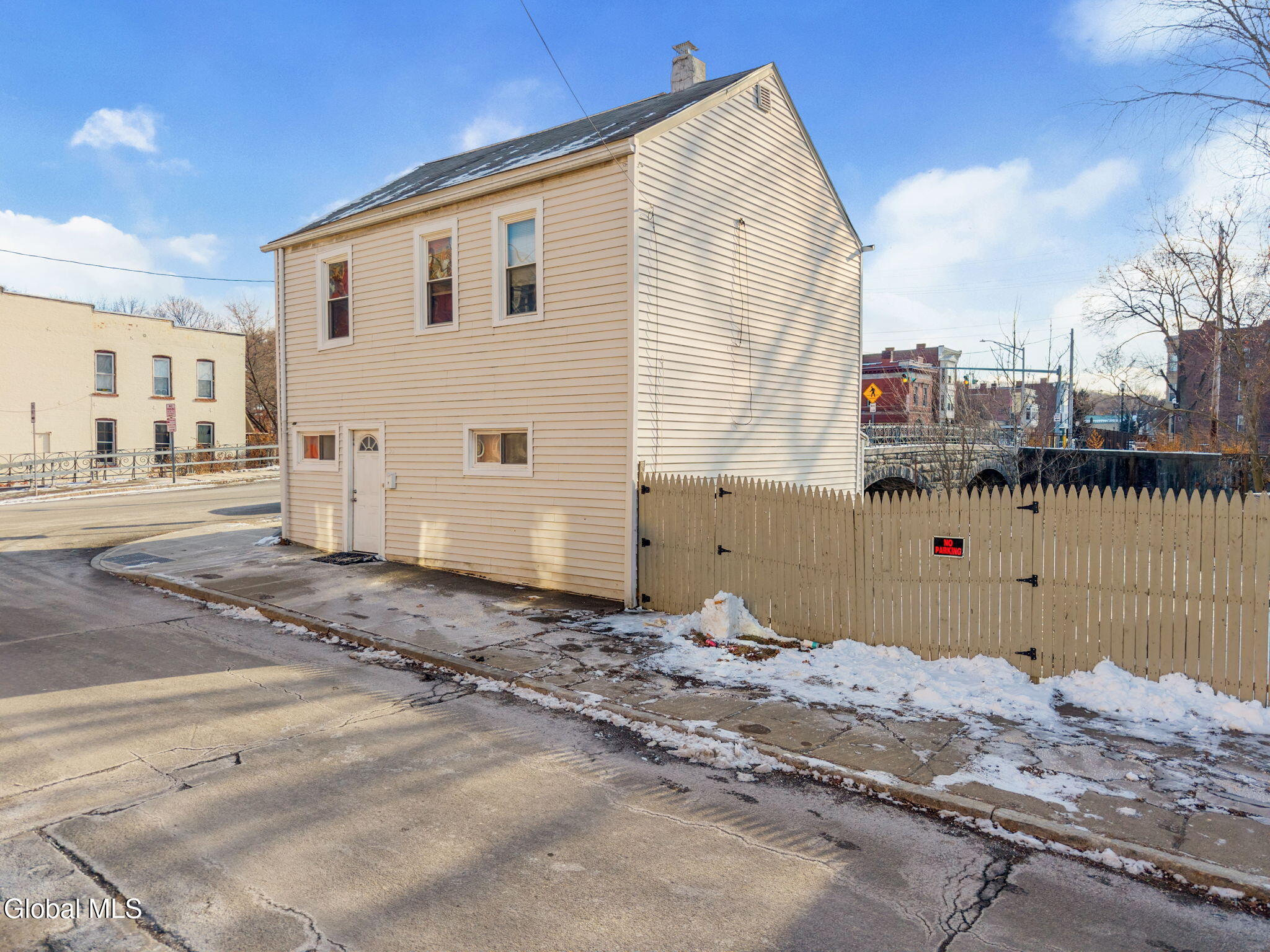52 Ida Street