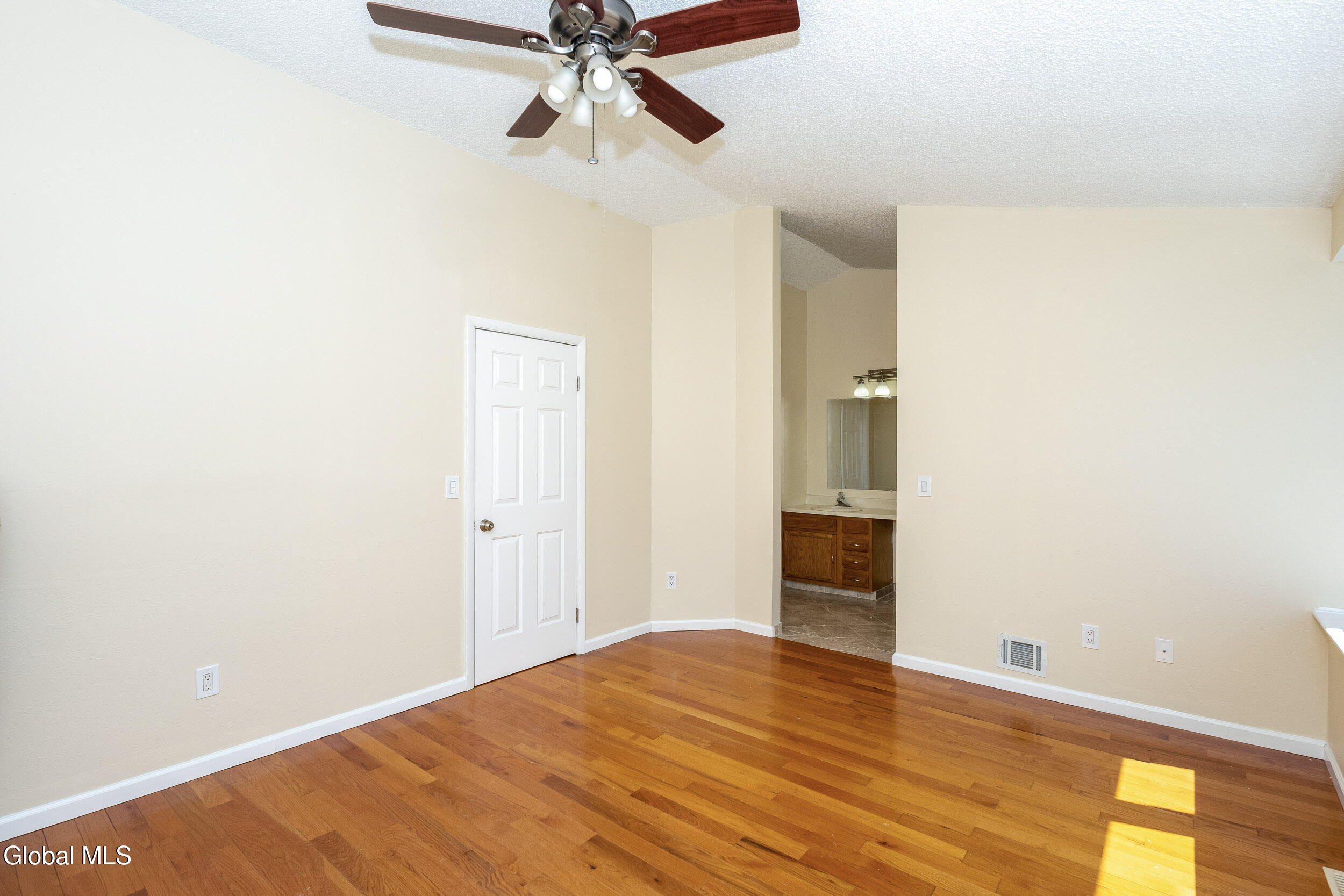 4 Justine Court