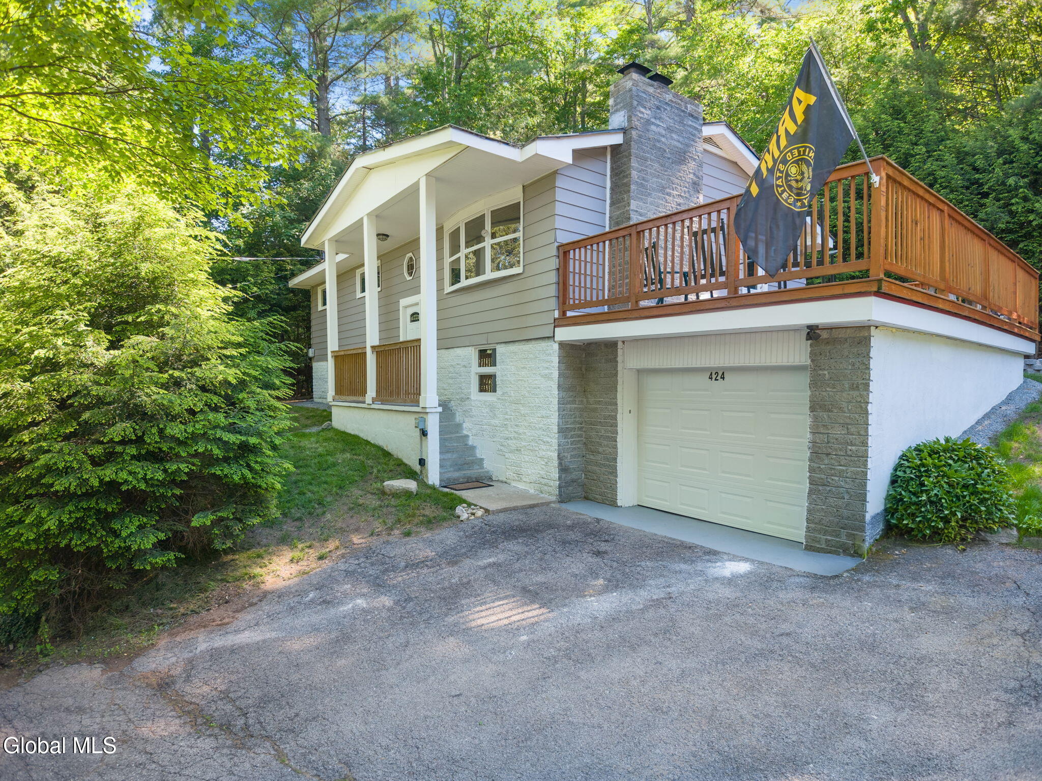 424 Lake Avenue