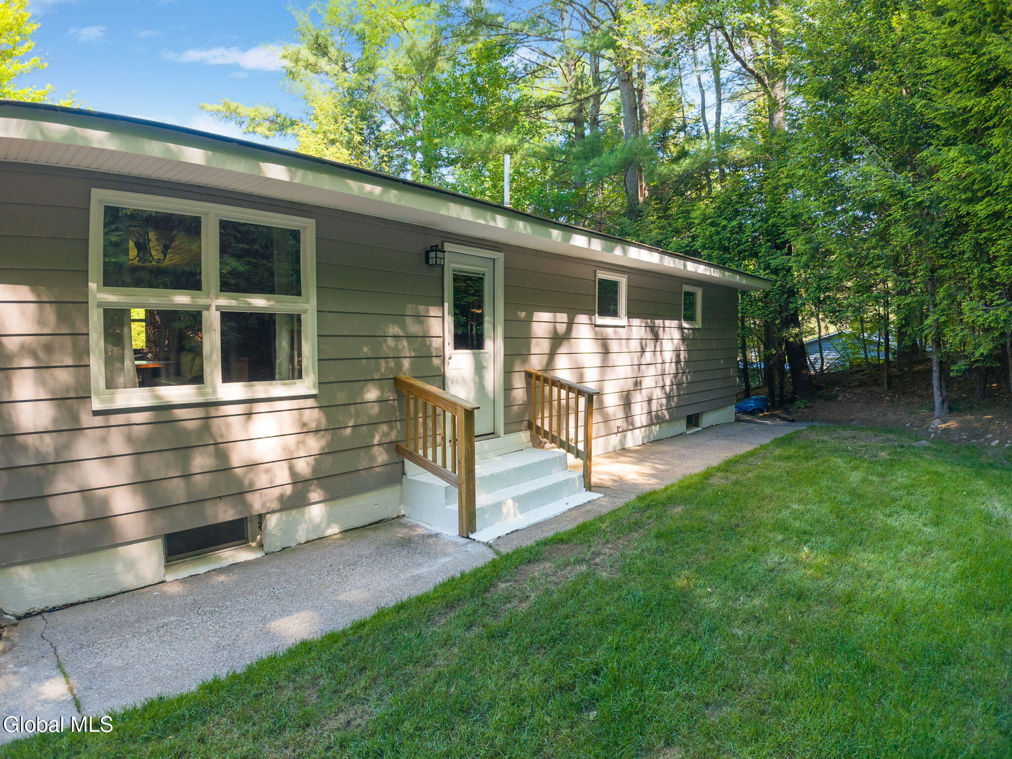 424 Lake Avenue