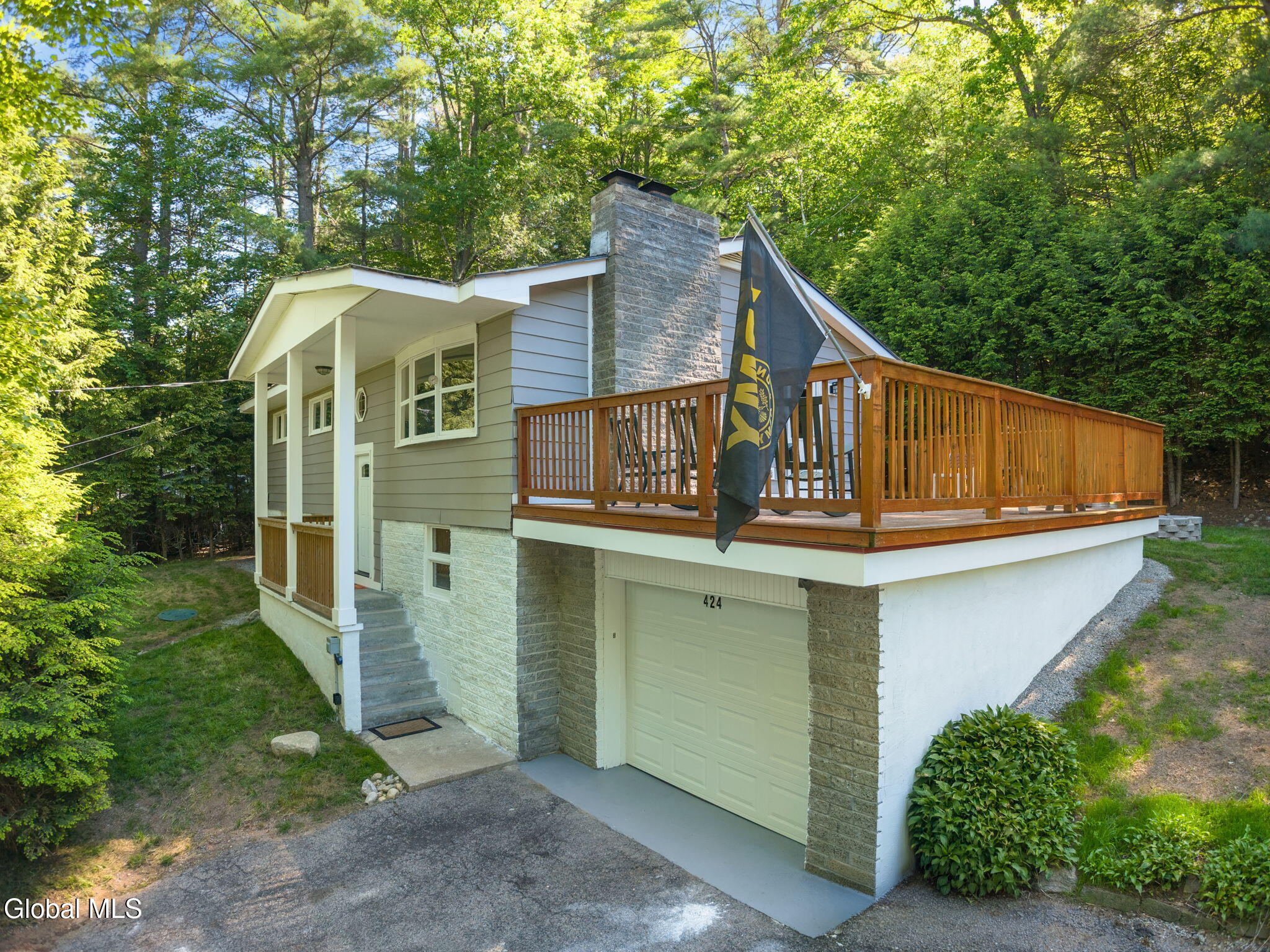 424 Lake Avenue