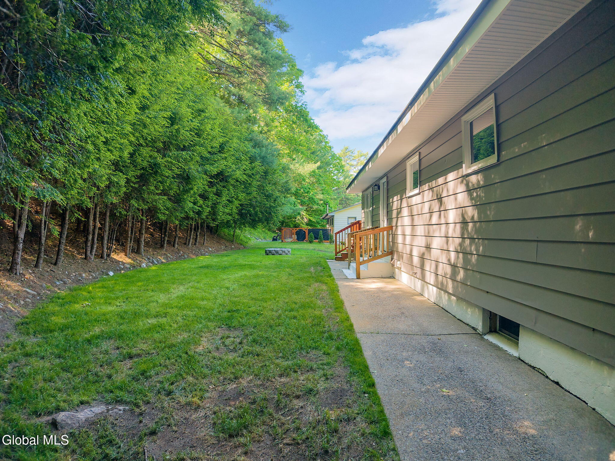 424 Lake Avenue