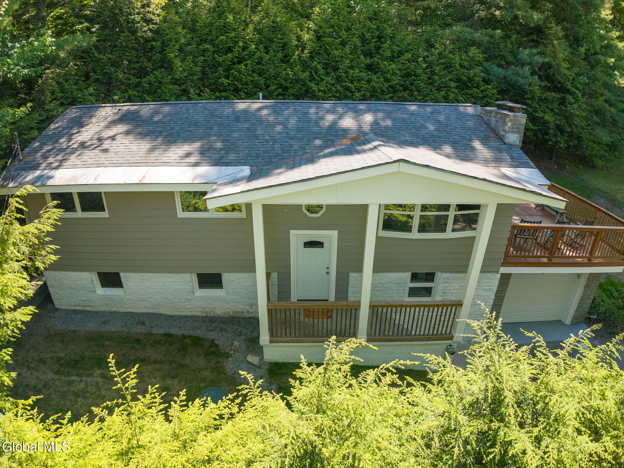 424 Lake Avenue