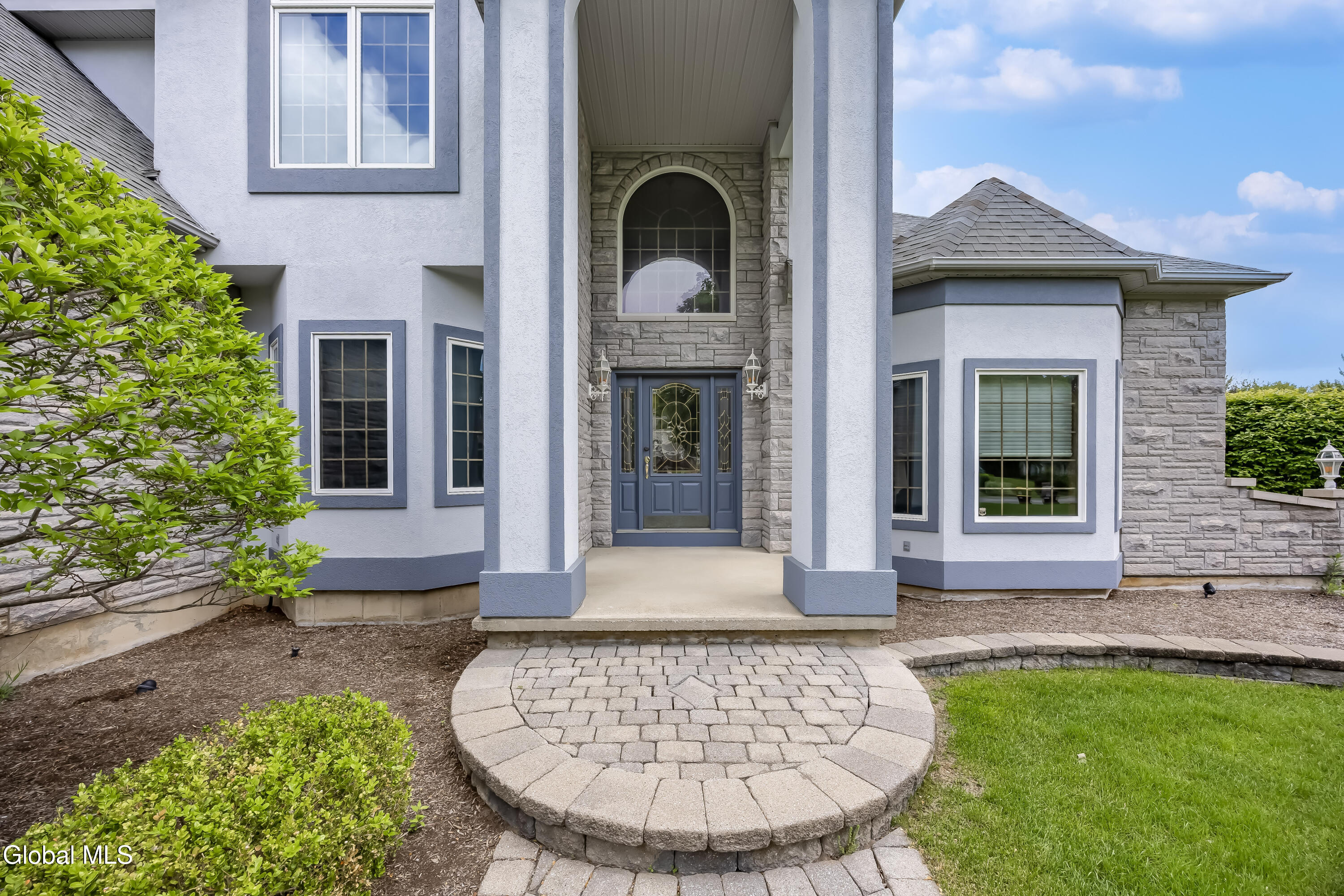 13 Devonshire Way