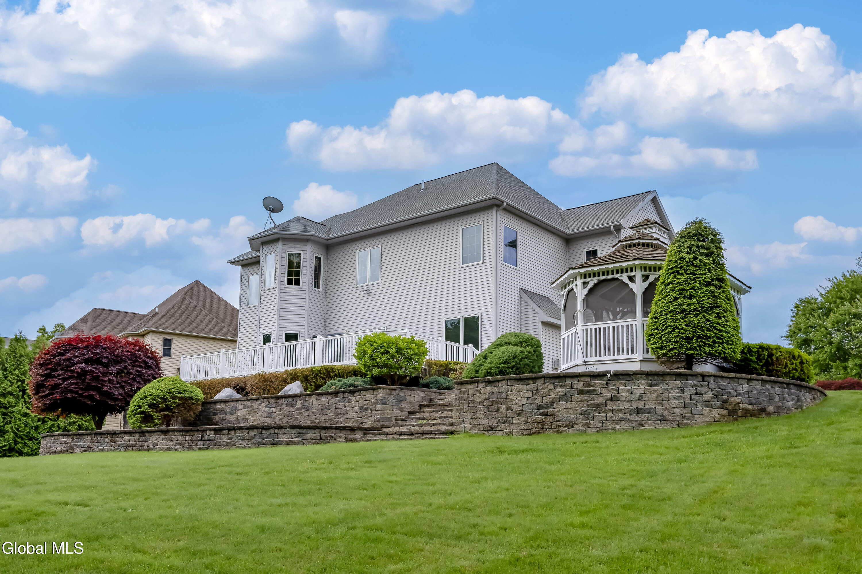 13 Devonshire Way