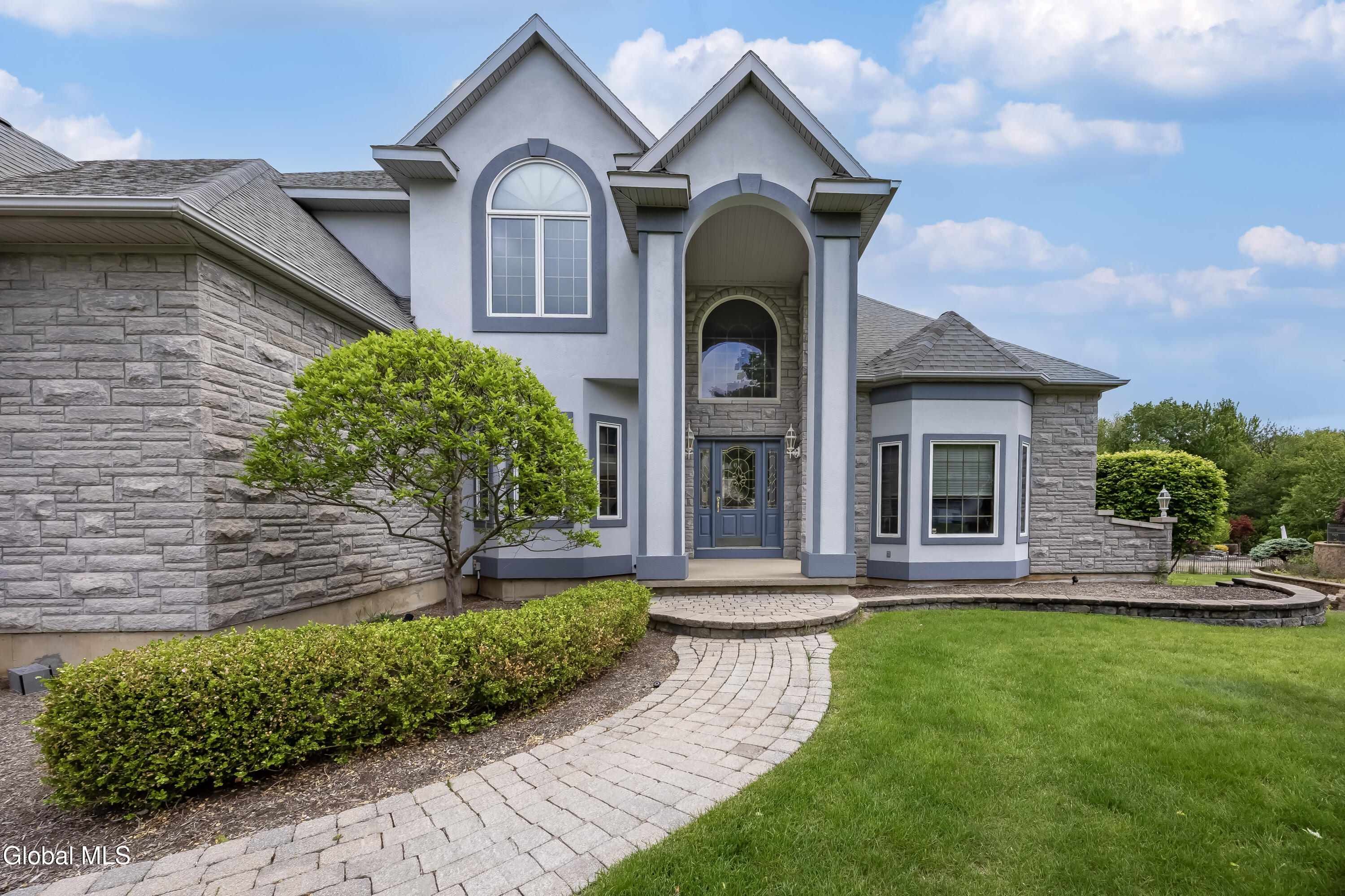 13 Devonshire Way