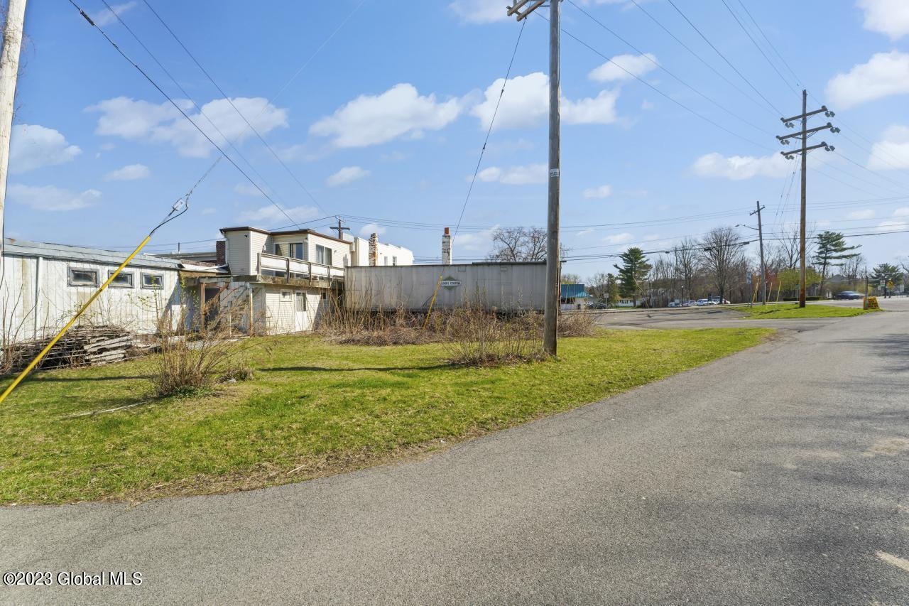 178 Columbia Turnpike