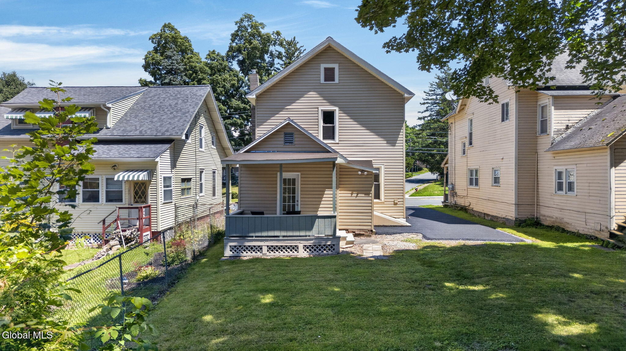 23 Lake Street