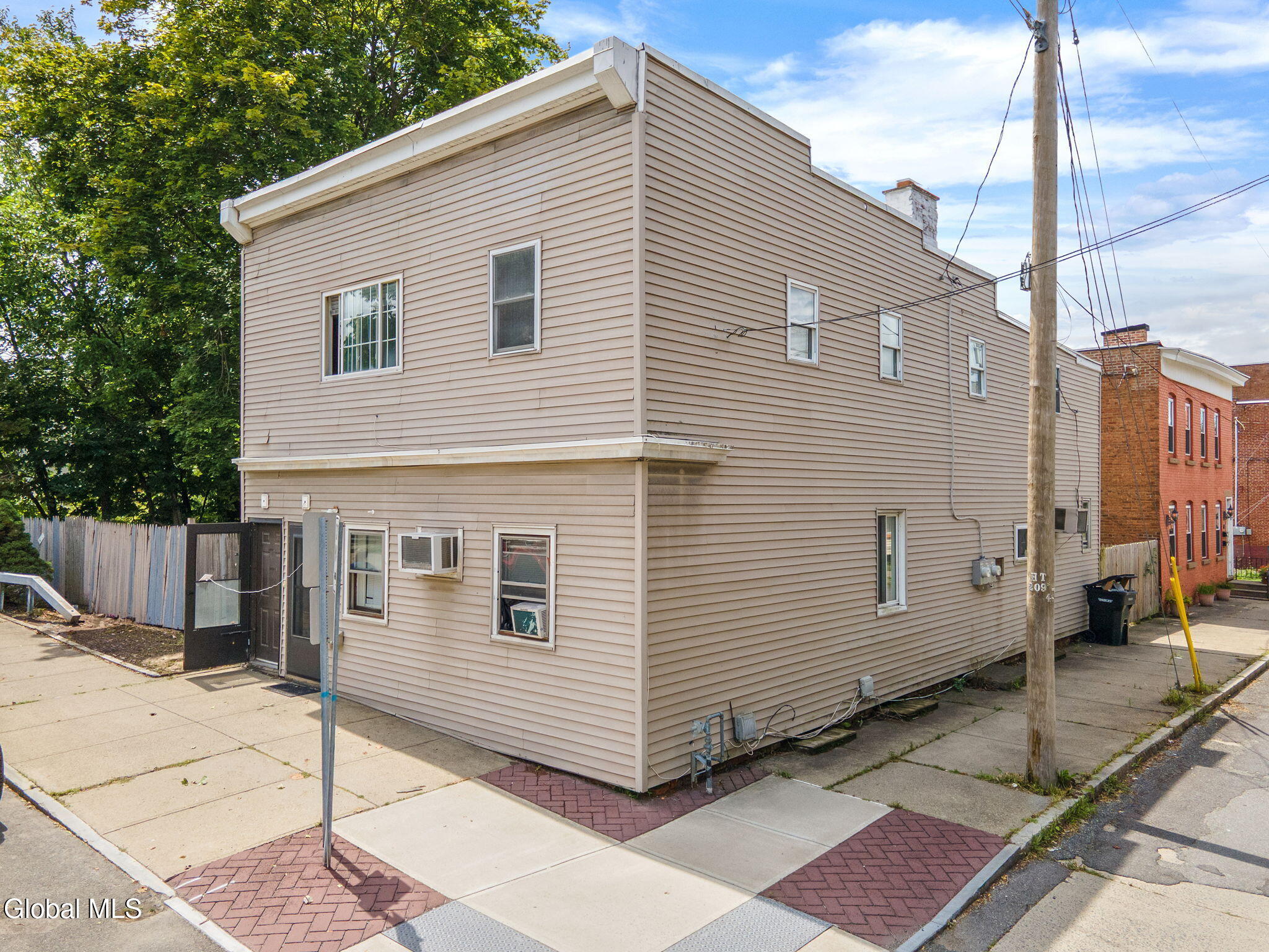 345-349 4th Street