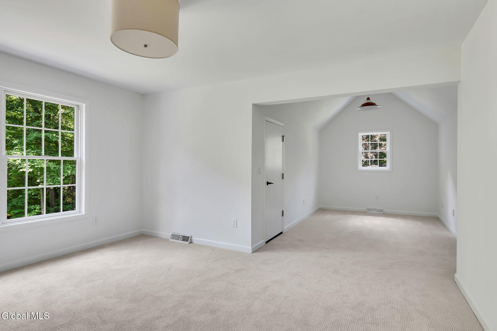 3 Woodland Drive