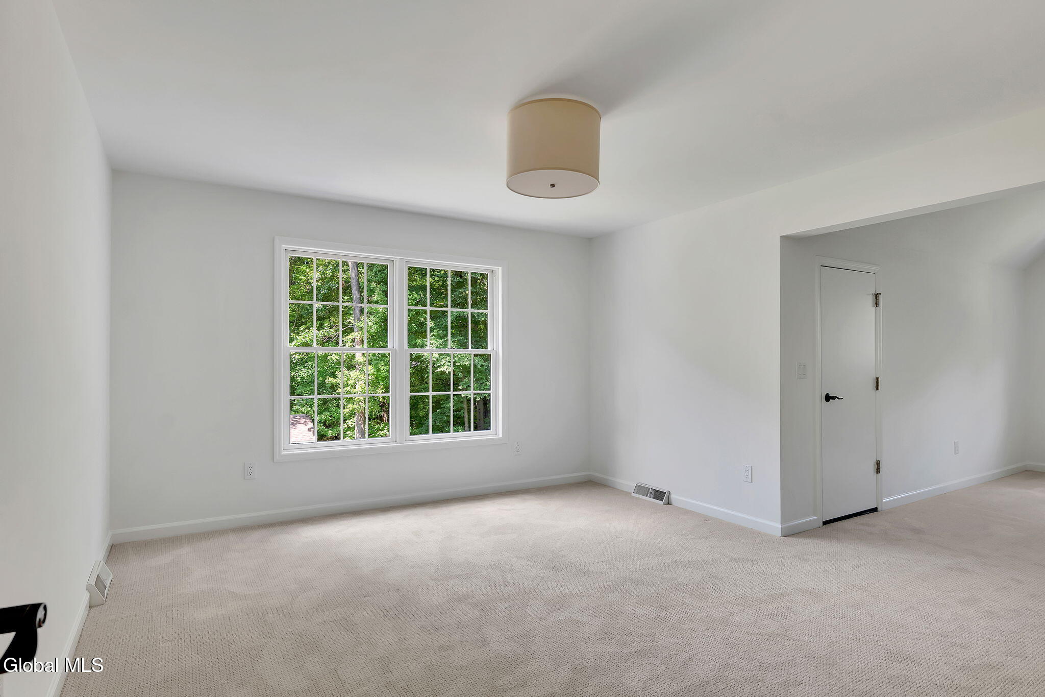 3 Woodland Drive