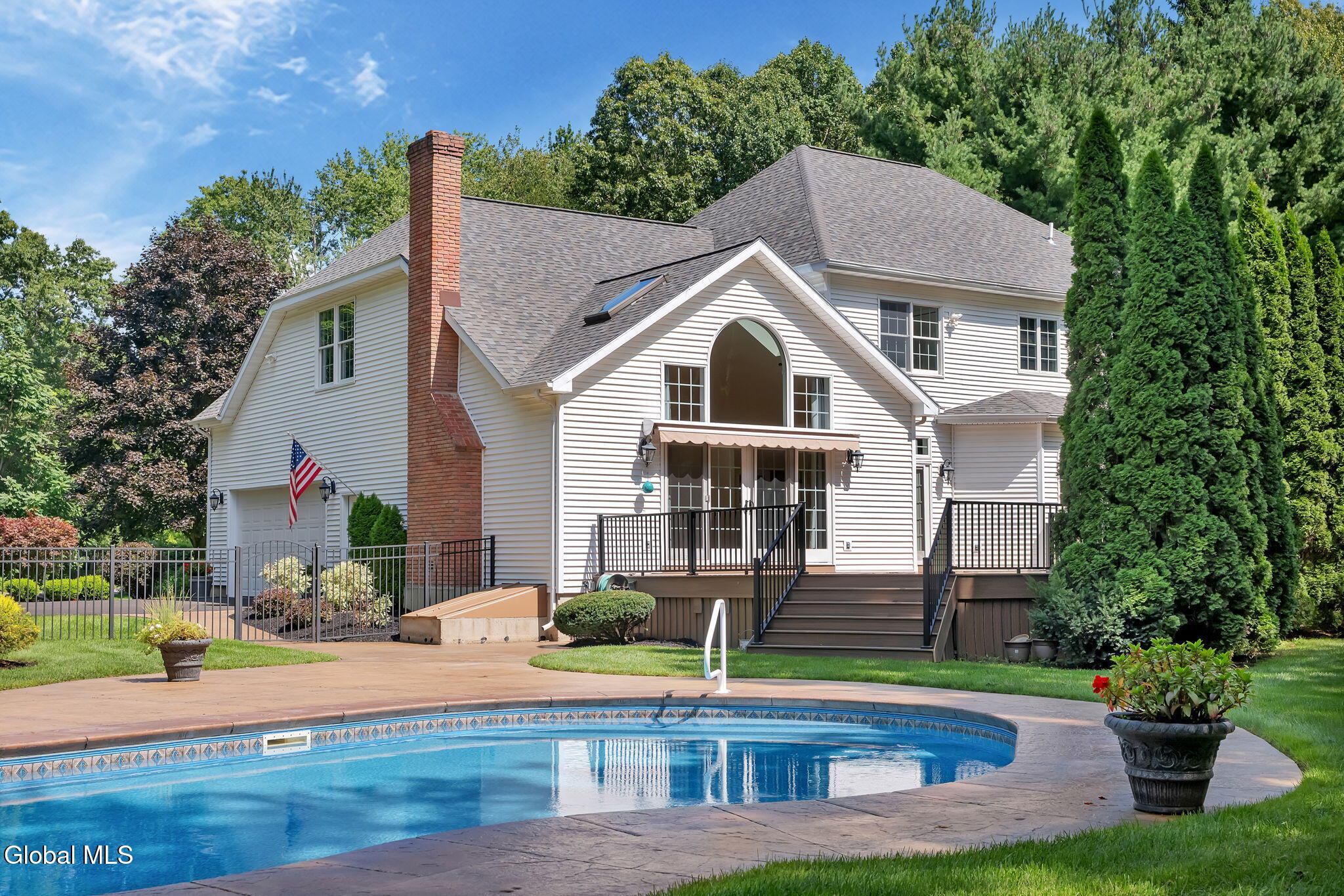 3 Woodland Drive