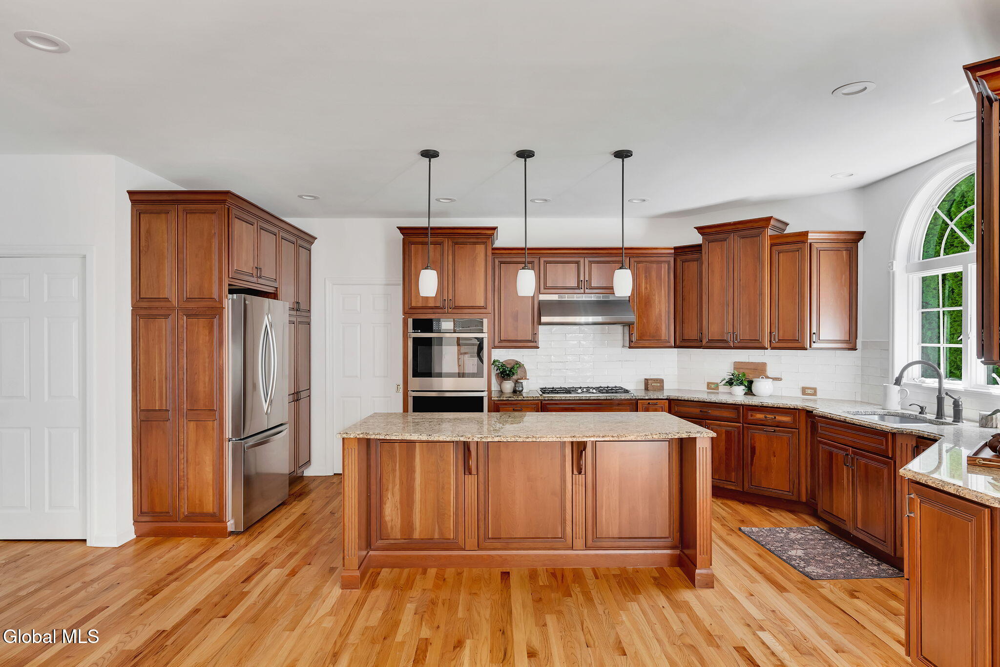 3 Woodland Drive