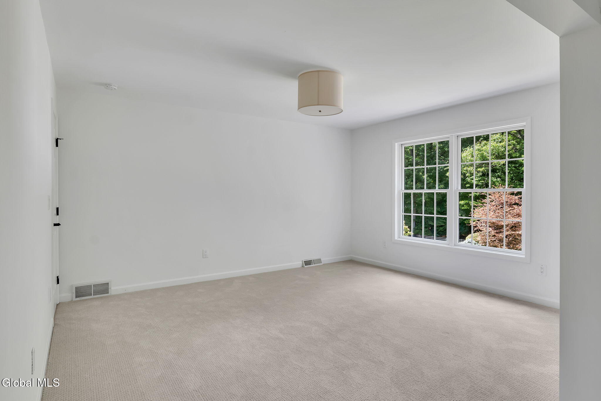 3 Woodland Drive