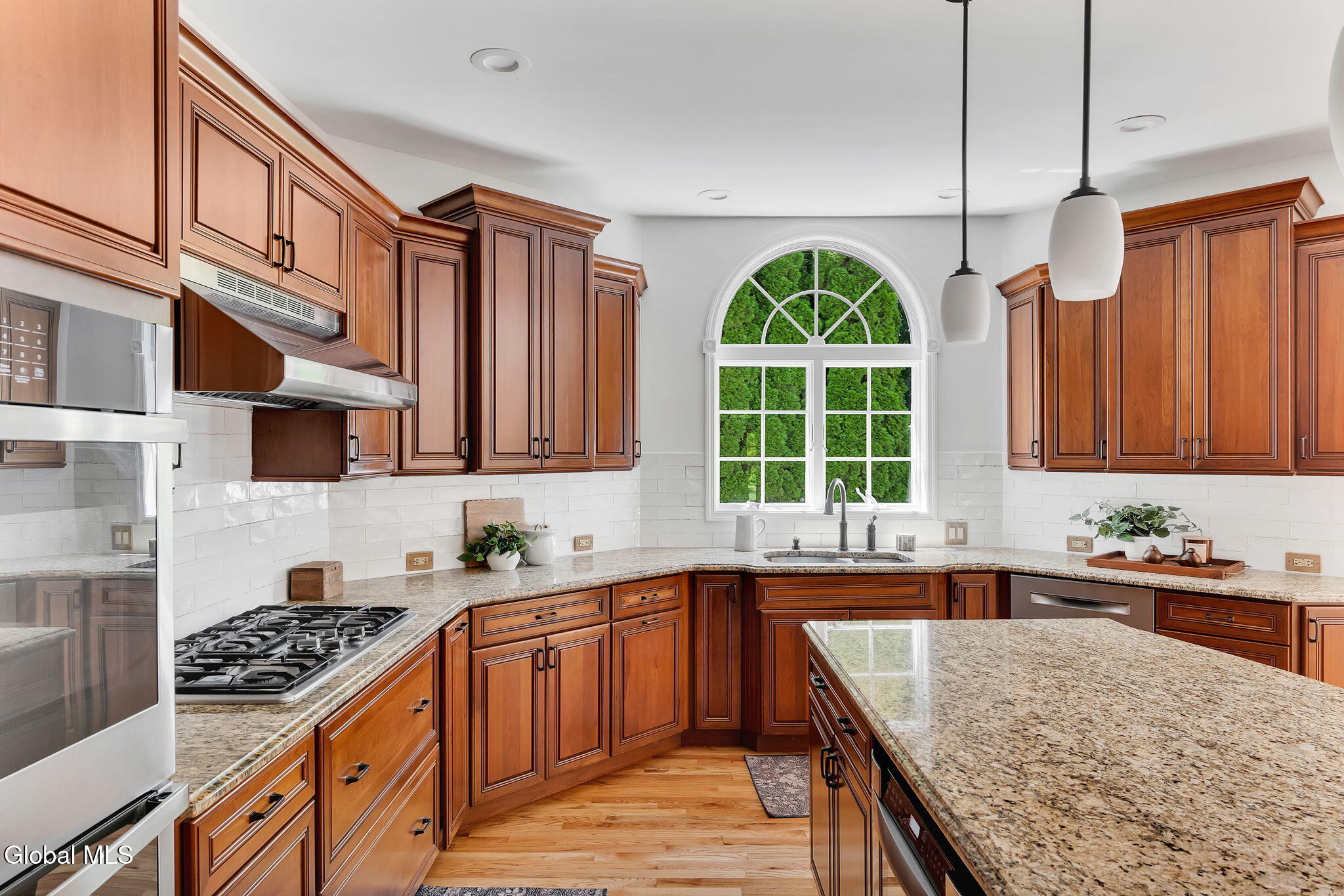 3 Woodland Drive
