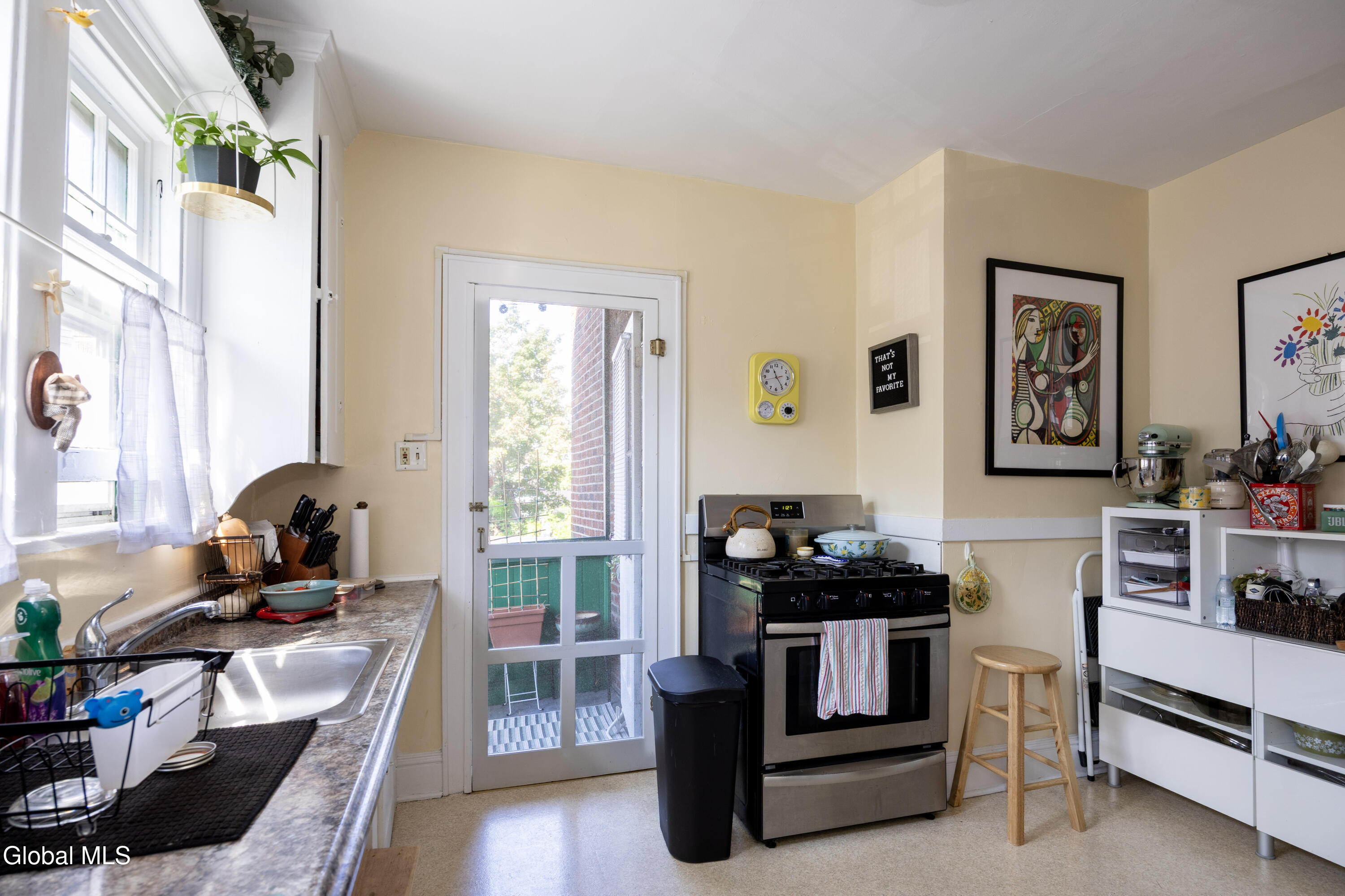 4 View Avenue