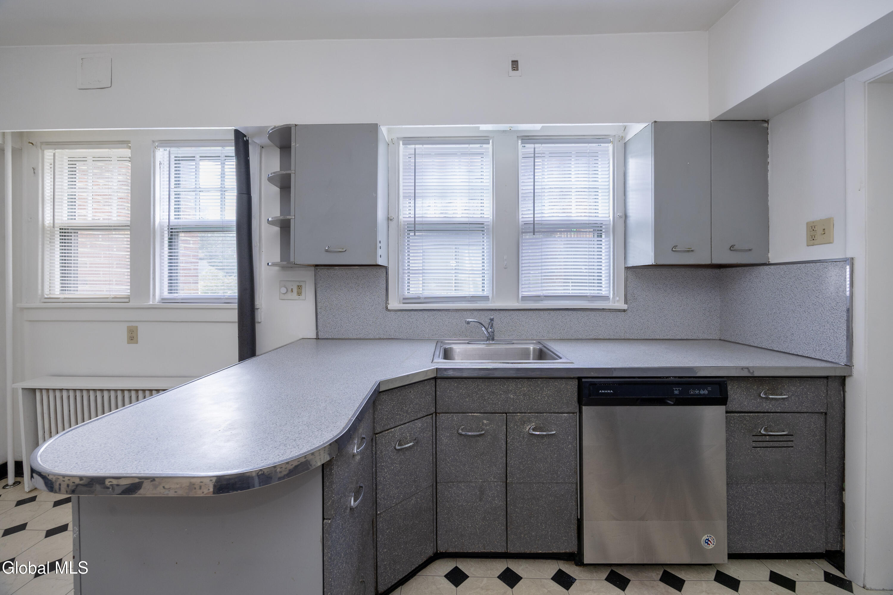 4 View Avenue