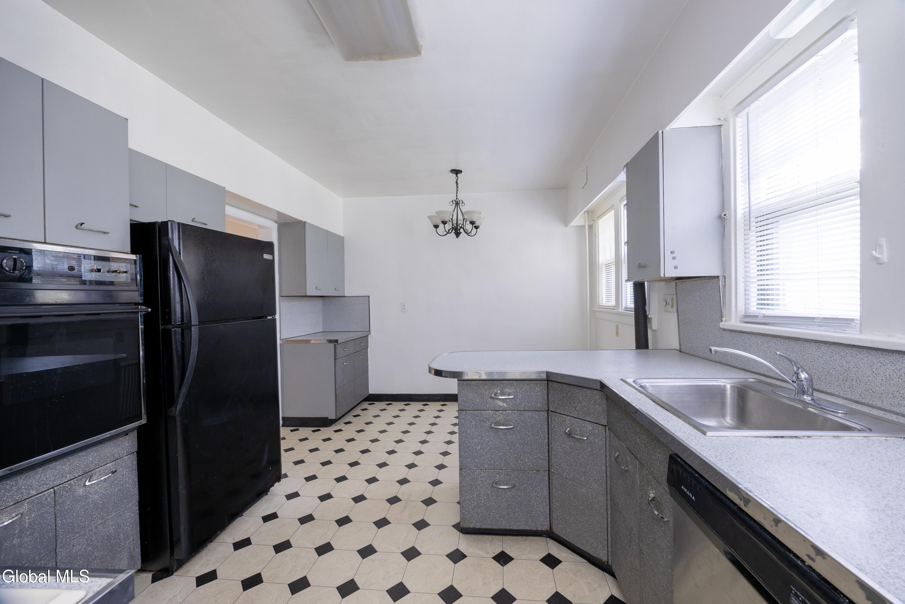 4 View Avenue