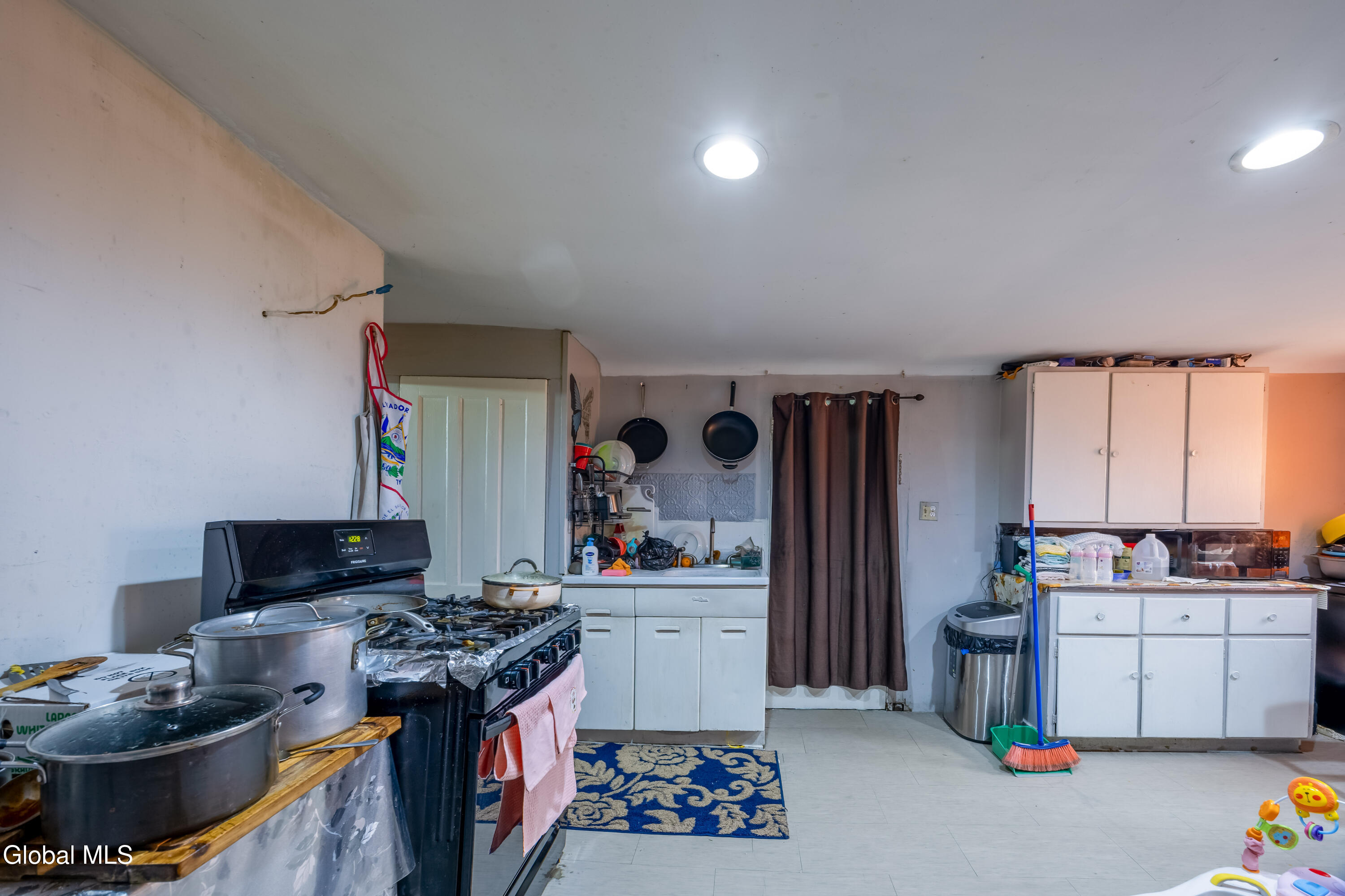 727 Burden Avenue