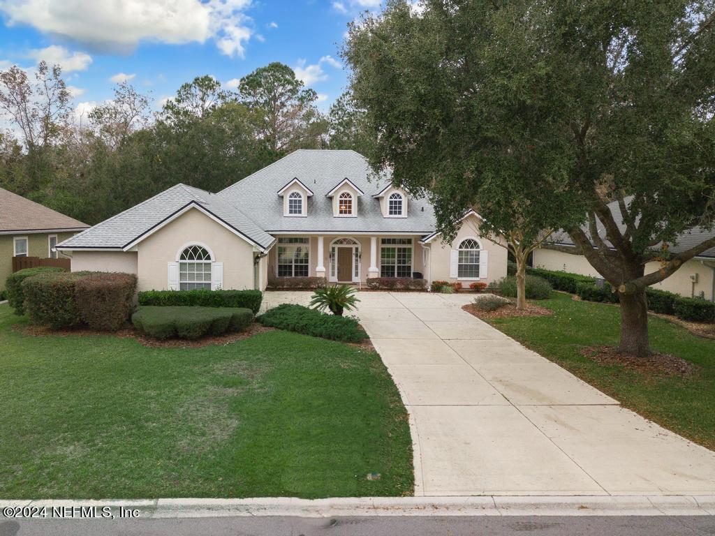 2310 W CLOVELLY Lane