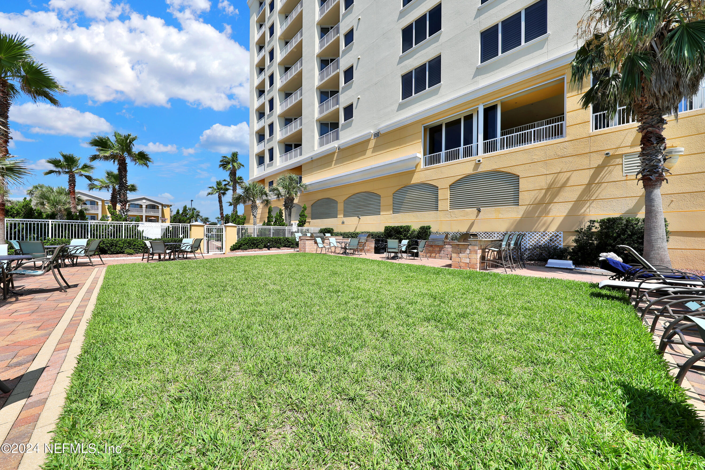 1031 1ST Street S, 305