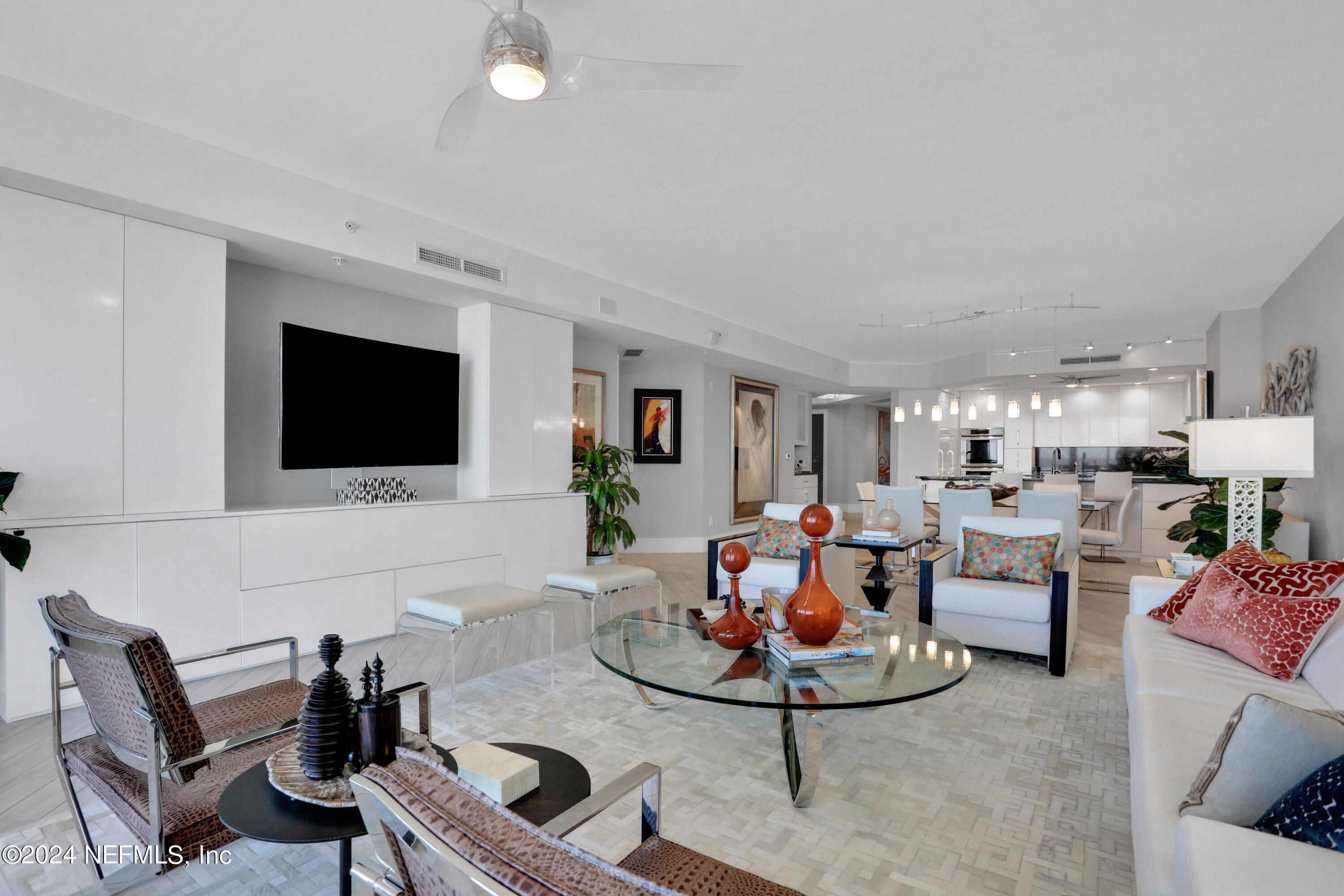1031 1ST Street S, 305