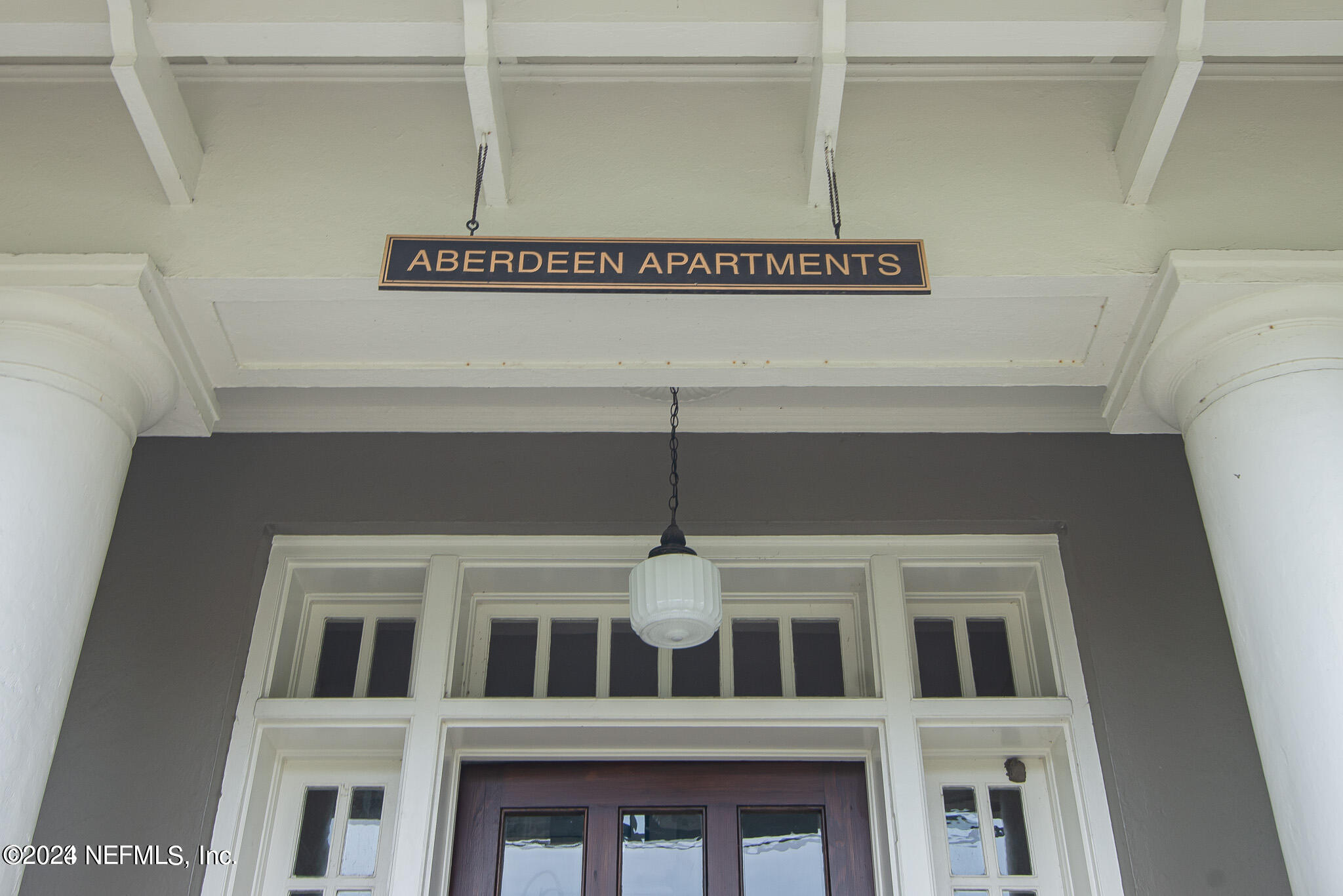 2005 HERSCHEL Street, 2