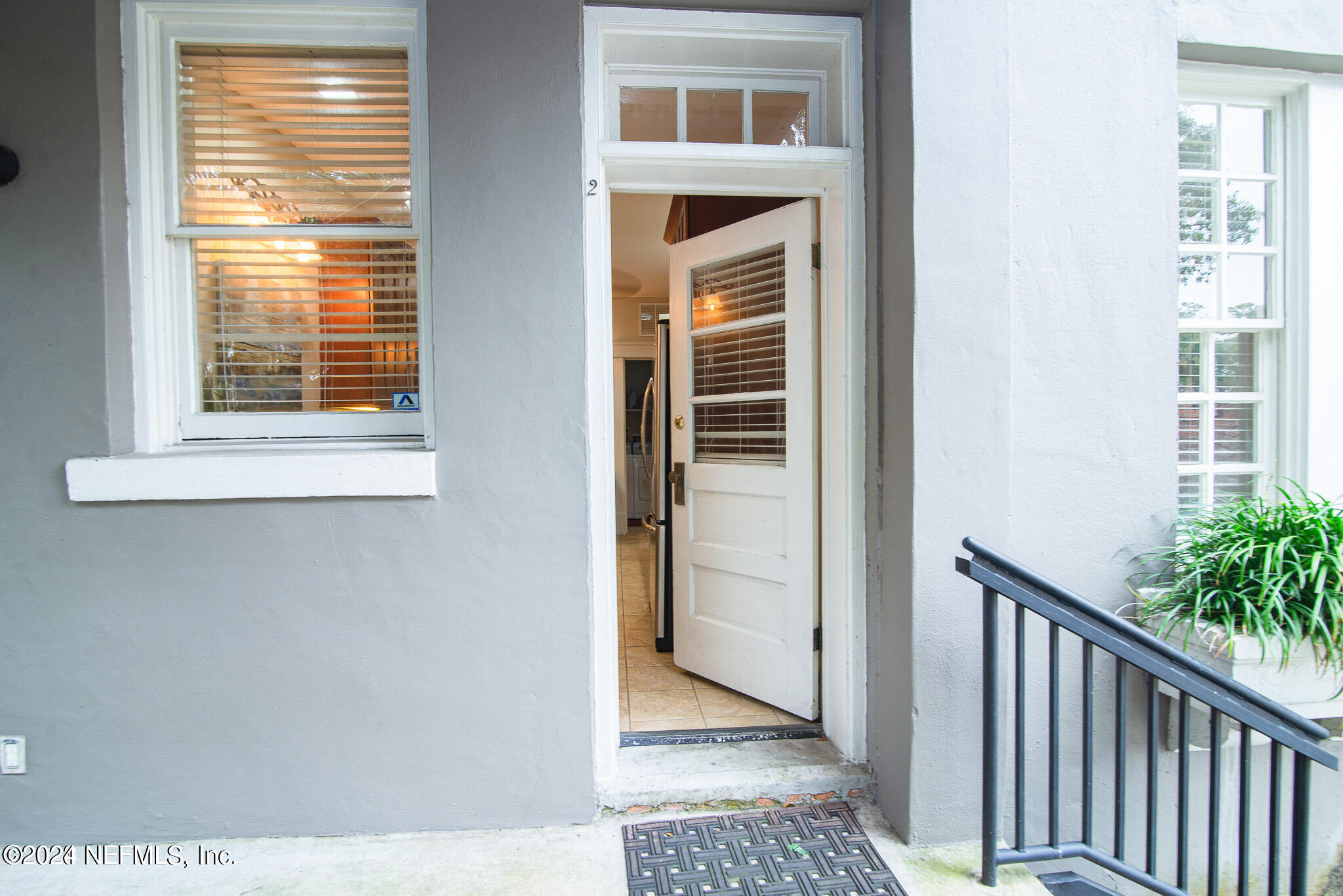 2005 HERSCHEL Street, 2