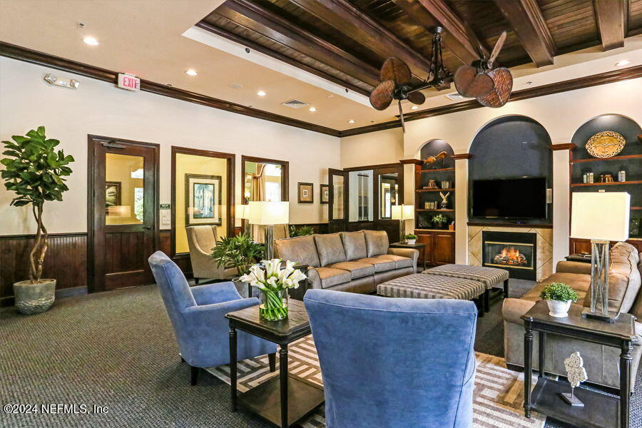 9256 WATERGLEN Lane