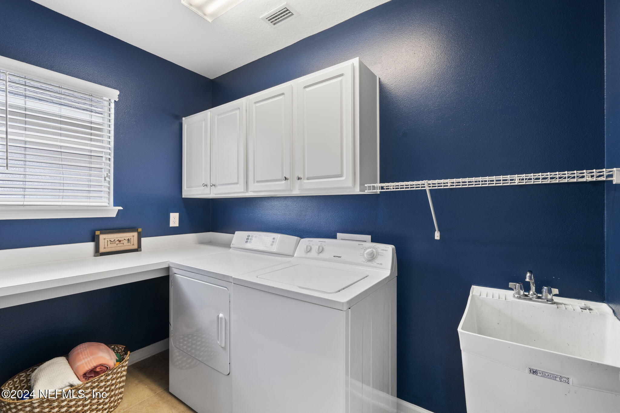 9256 WATERGLEN Lane